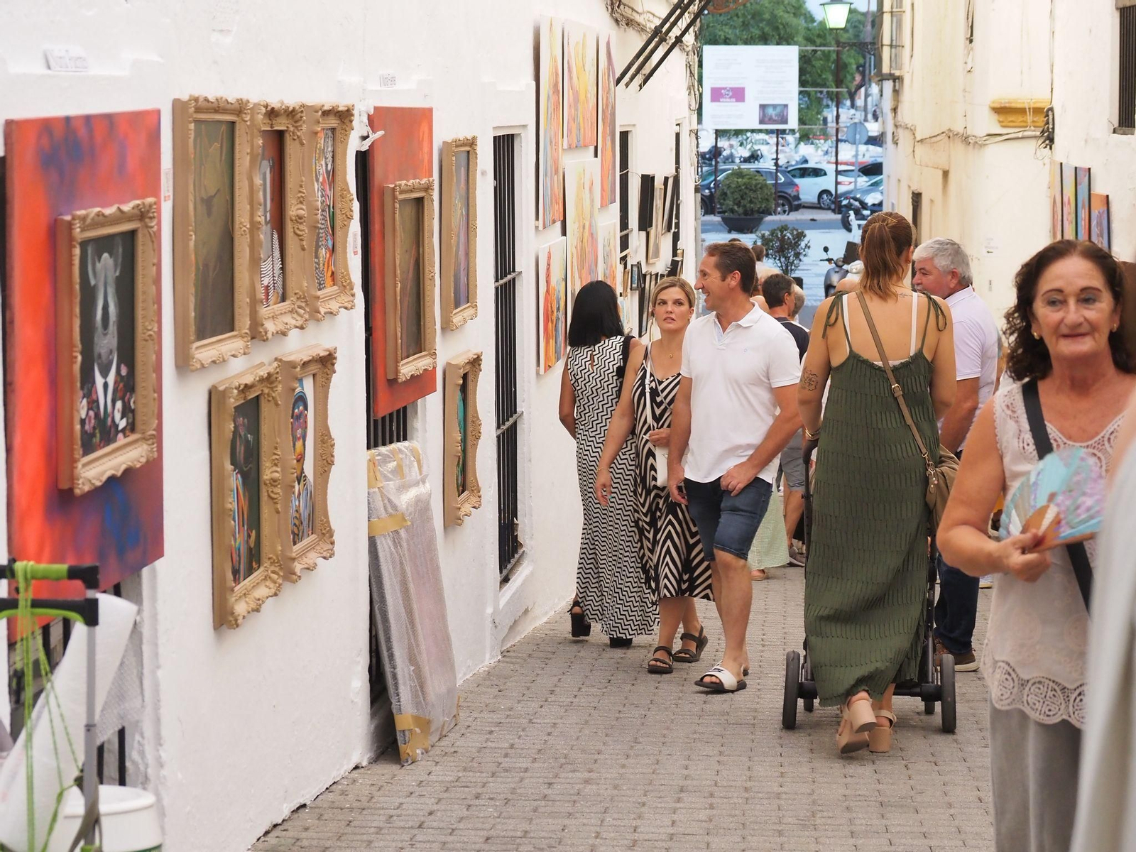 Paseo por el Arte de Ayamonte, el mayor museo efímero a cielo abierto, en imágenes