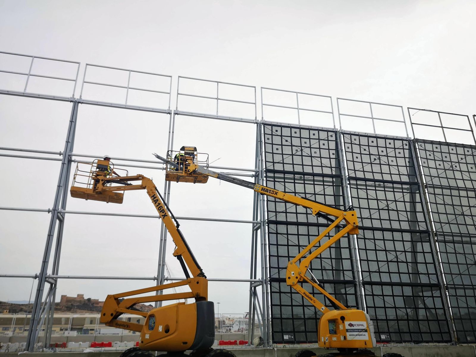 Ampliación de las pantallas atrapa-polvo del Muelle de Pechina, una obra ya concluida.