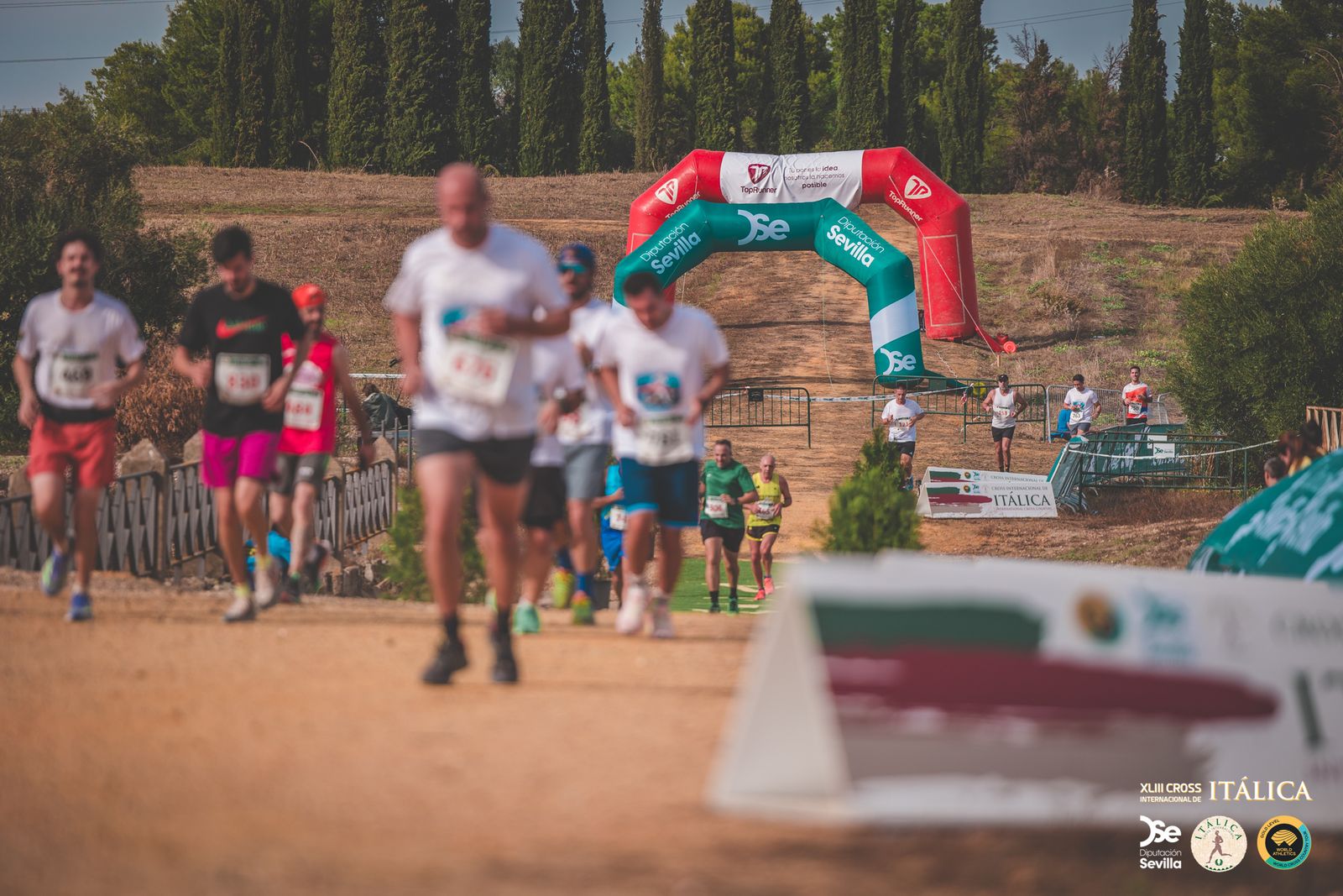 Búscate en las fotos del Cross de Itálica 2025 | 2