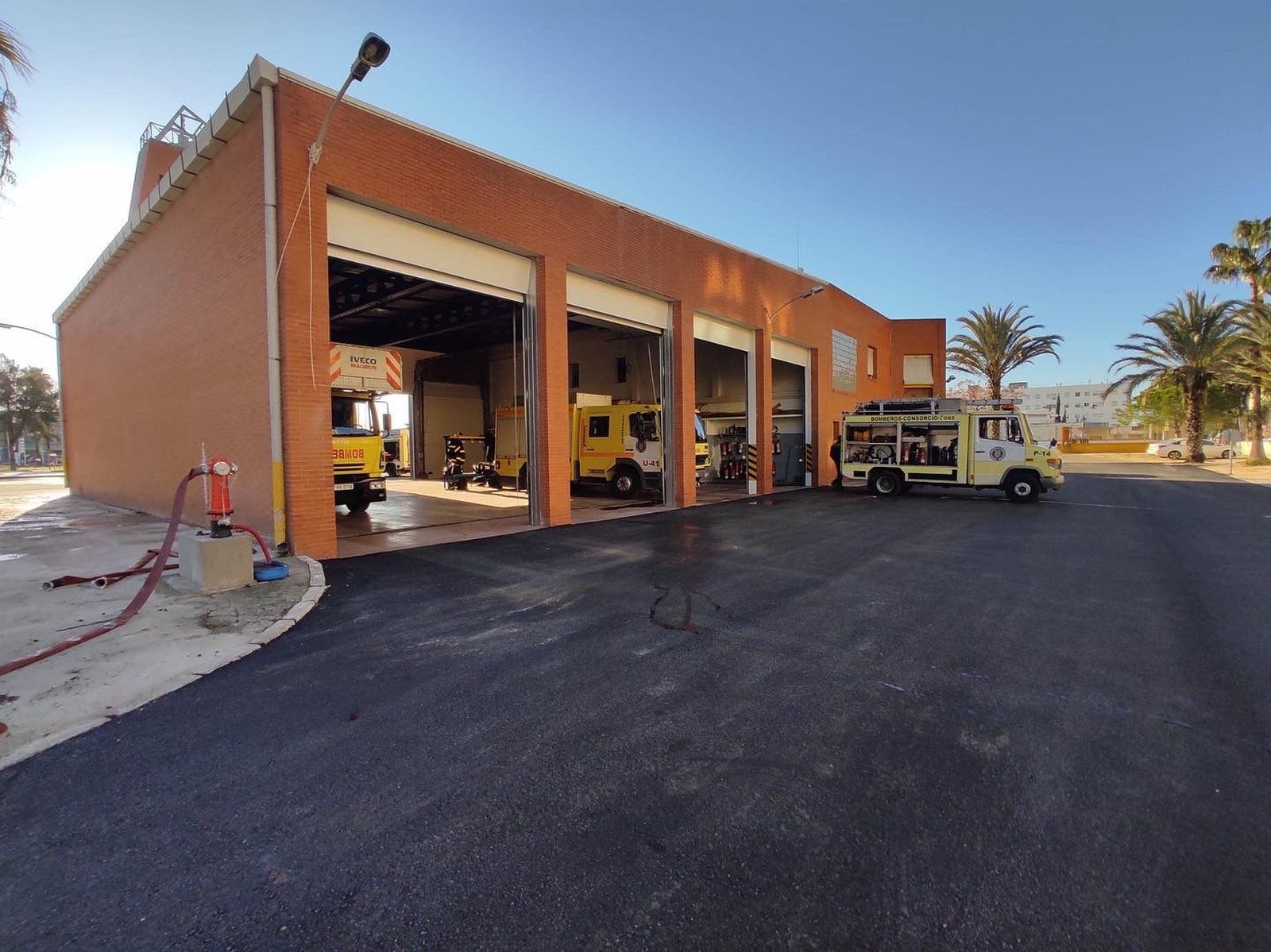 Una imagen del asfaltado realizado en la parcela del parque de bomberos.