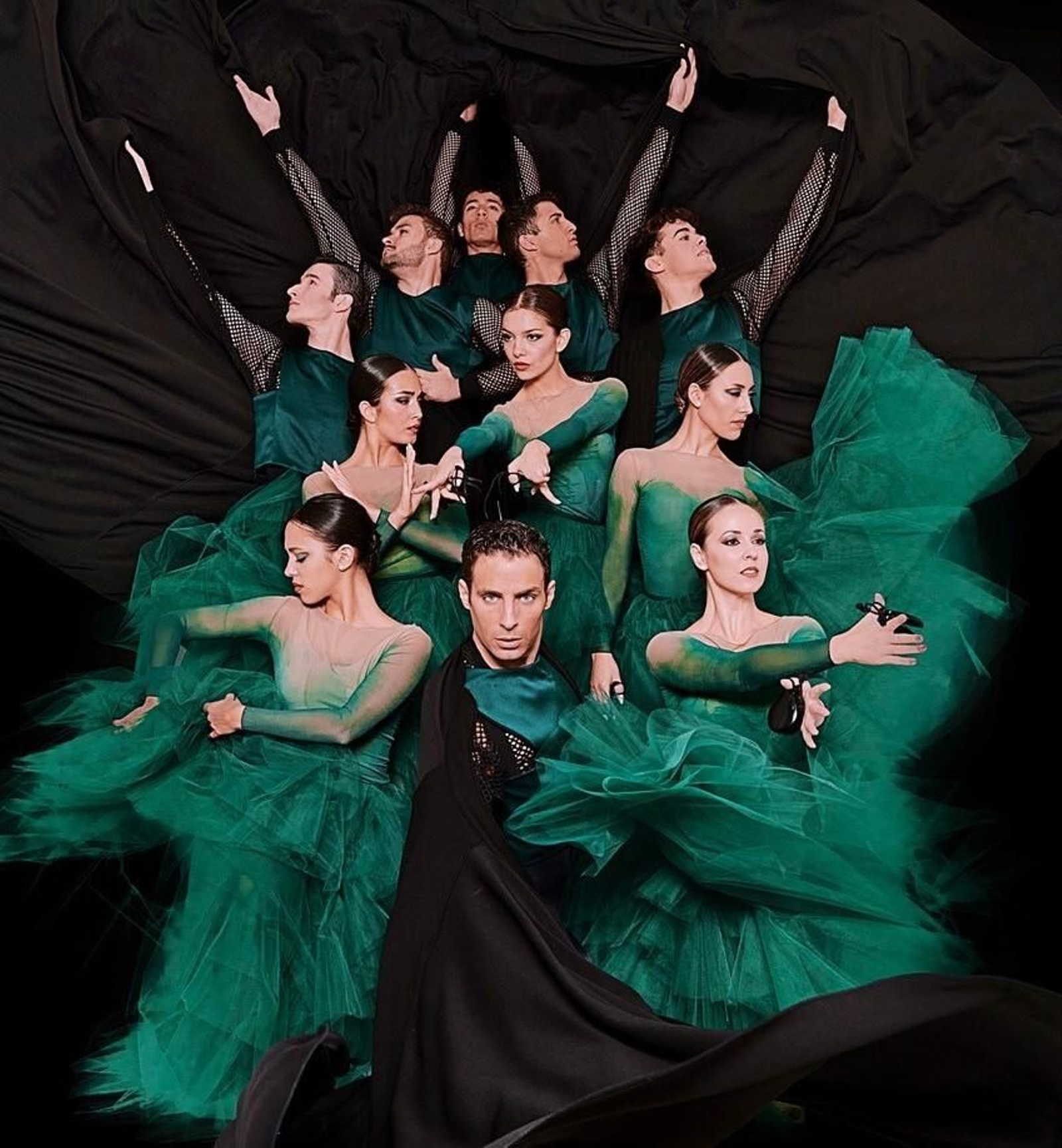 Elenco de bailarines y bailarinas.