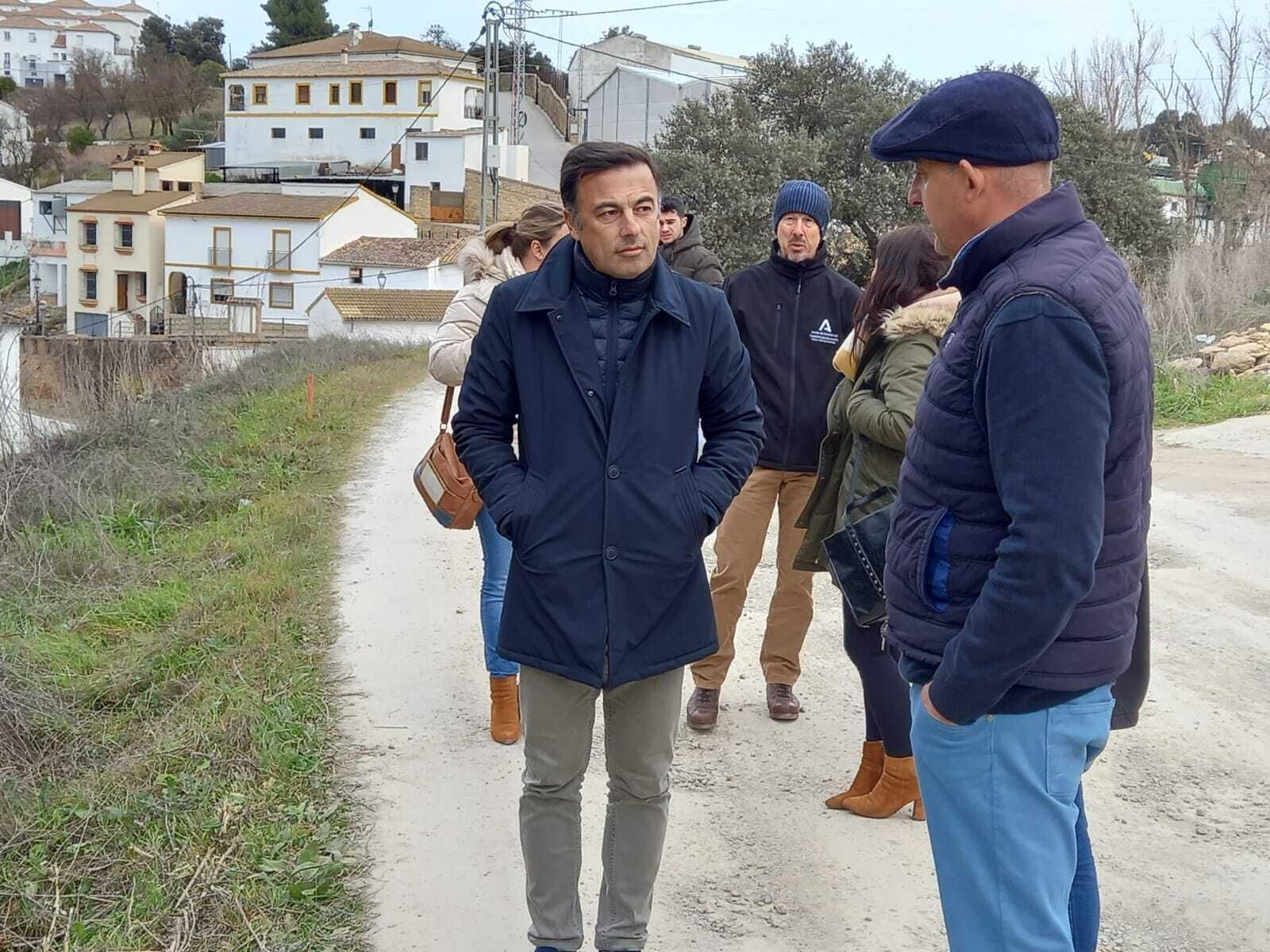 Obras de mejora en un camino rural de Setenil Obras de mejora en un camino rural de Setenil