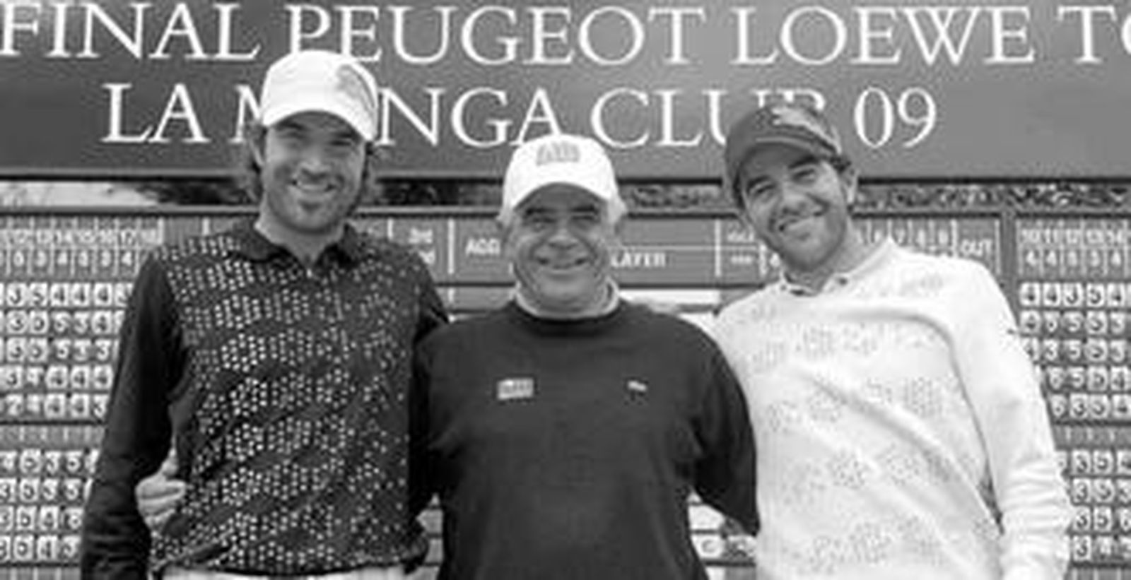 Raúl, Juan y Daniel Quirós, ayer al término de la primera vuelta en La Manga.