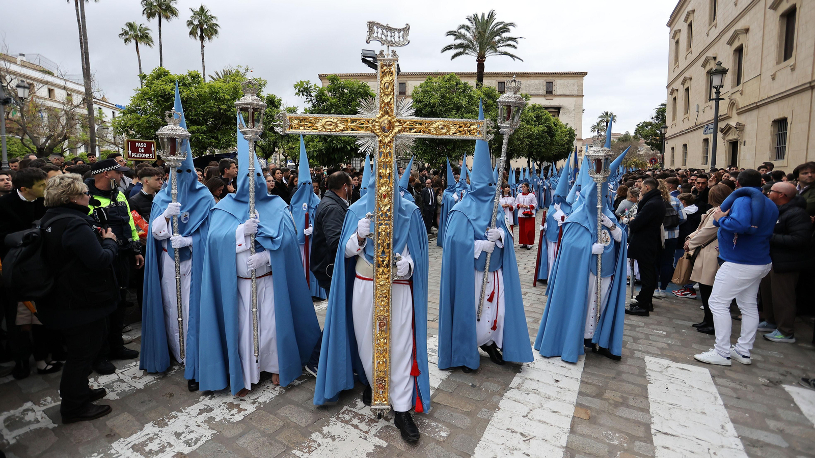 La lluvia apareció en la tarde del Viernes Santo