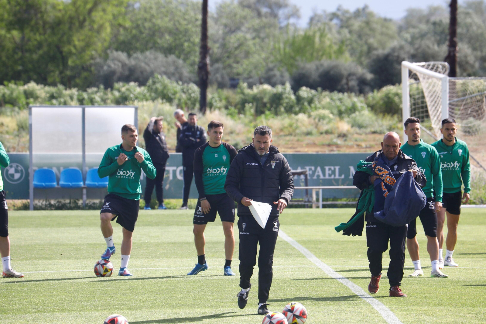 Las mejores fotos de un entrenamiento del Córdoba CF con notable presencia de su afición