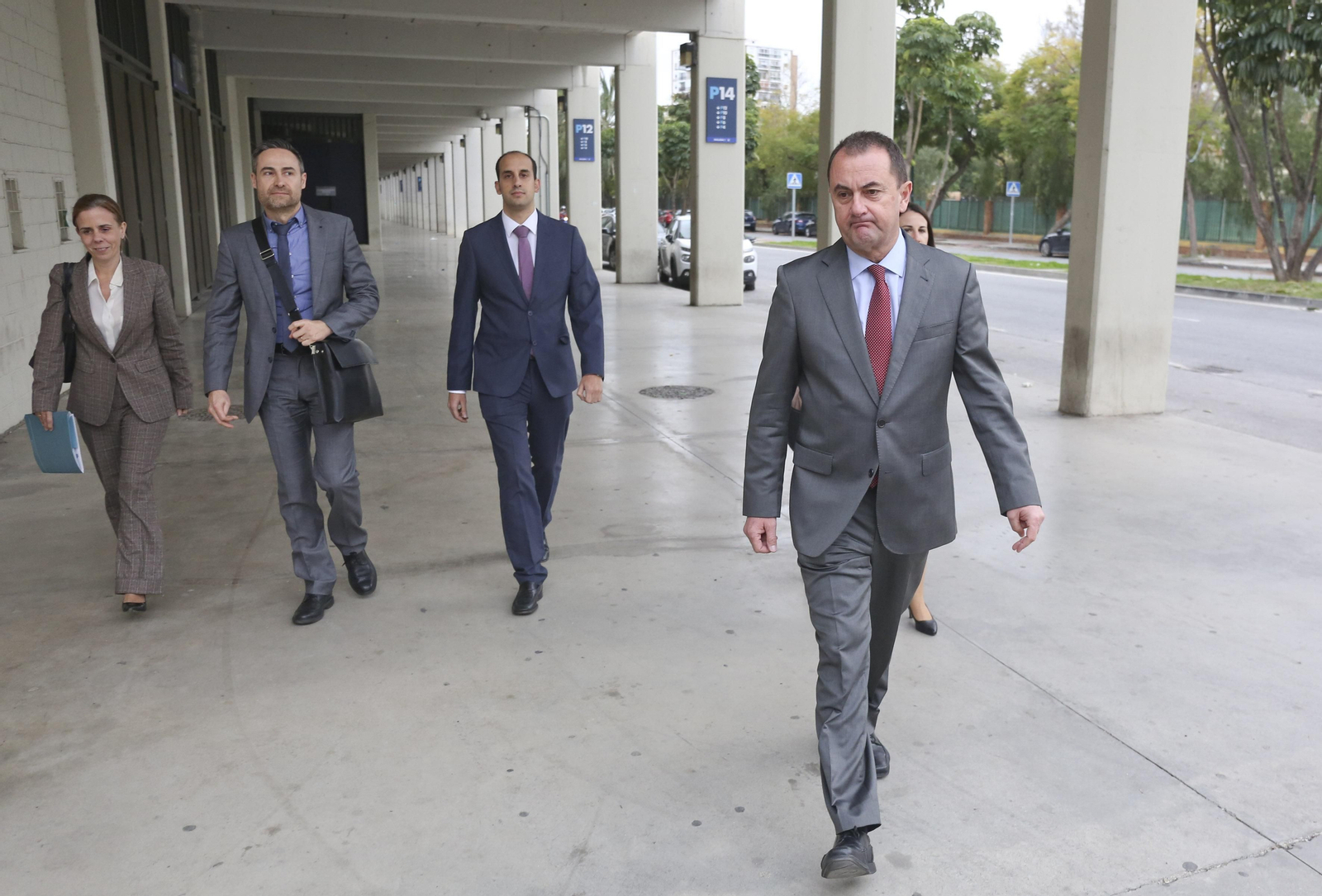 El administrador José María Muñoz Jiménez y su equipo de trabajo.