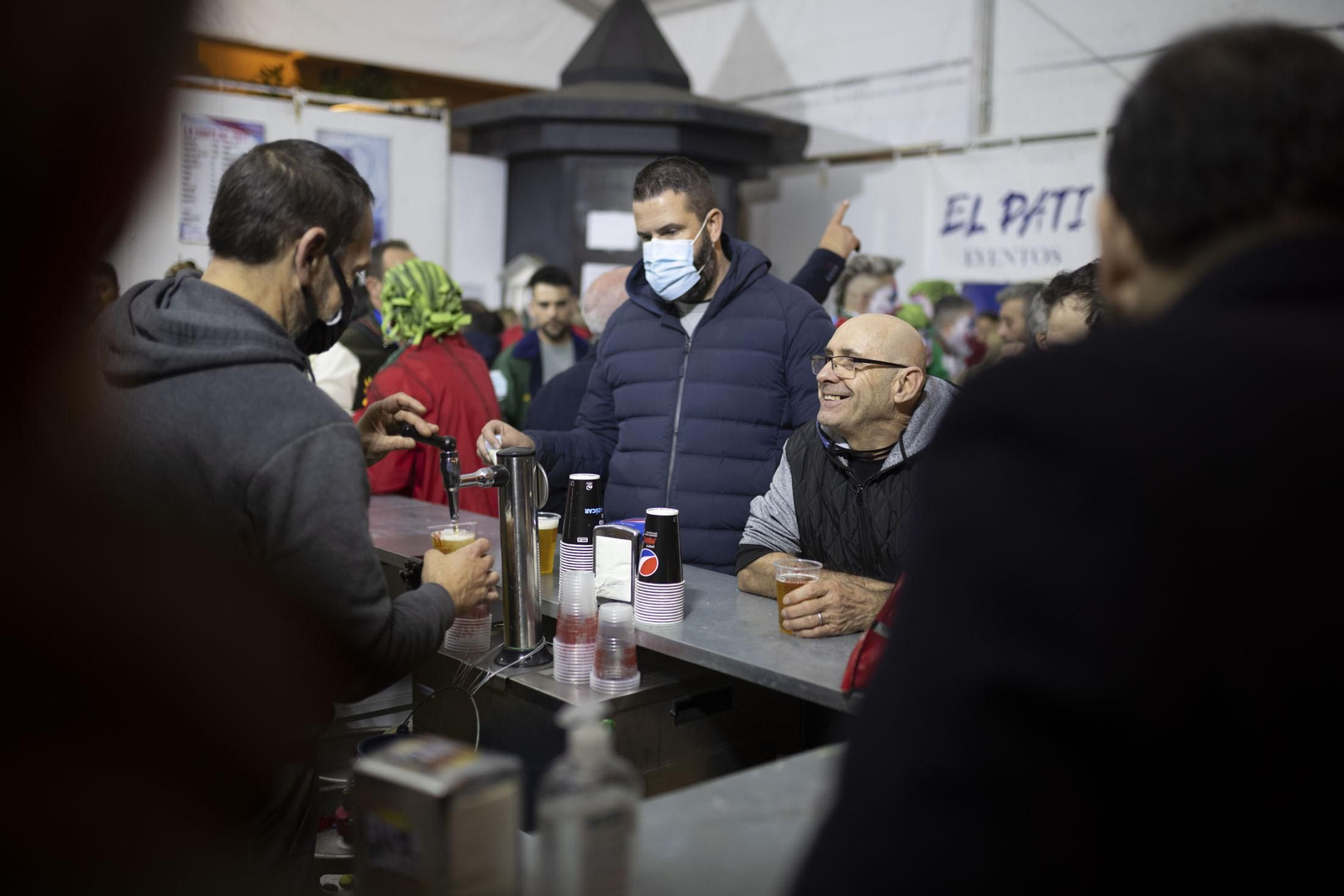 Imágenes del ambiente en el cuarto día del concurso de agrupaciones del Carnaval Colombino