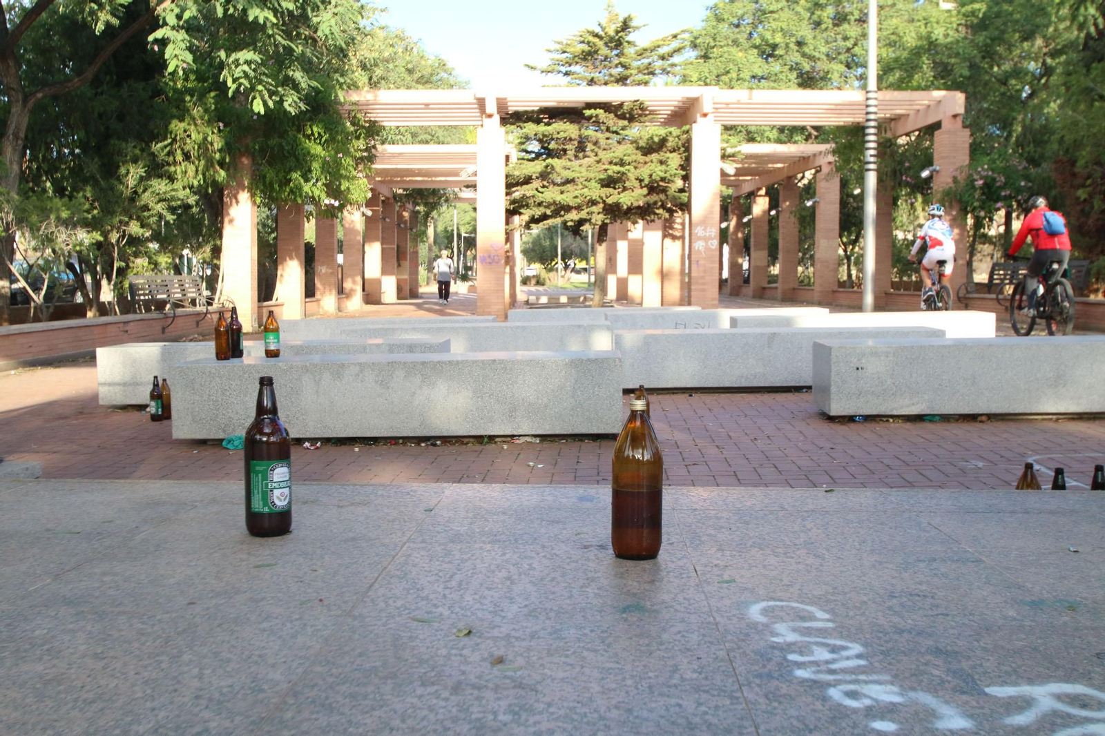 Suciedad en la Rambla de Belén.