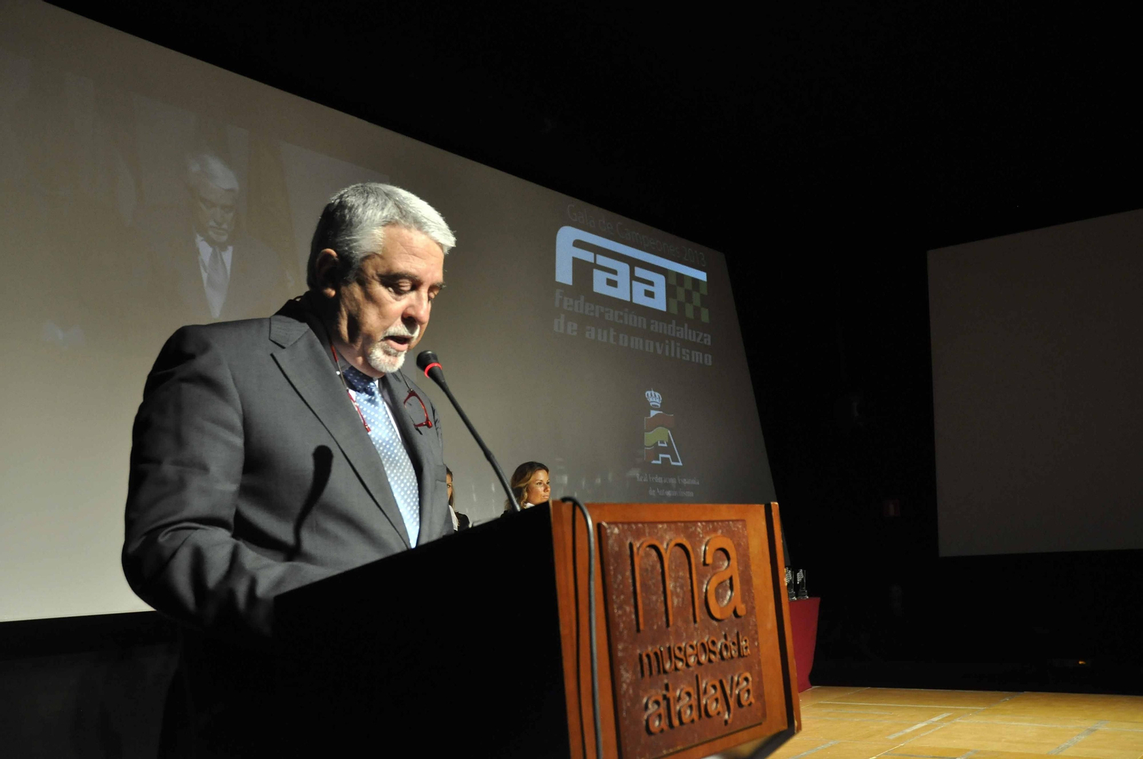 Francisco Melero, dirigiéndose a los asistentes a la Gala del Automovilismo Andaluz celebrada en Jerez hace unos años.