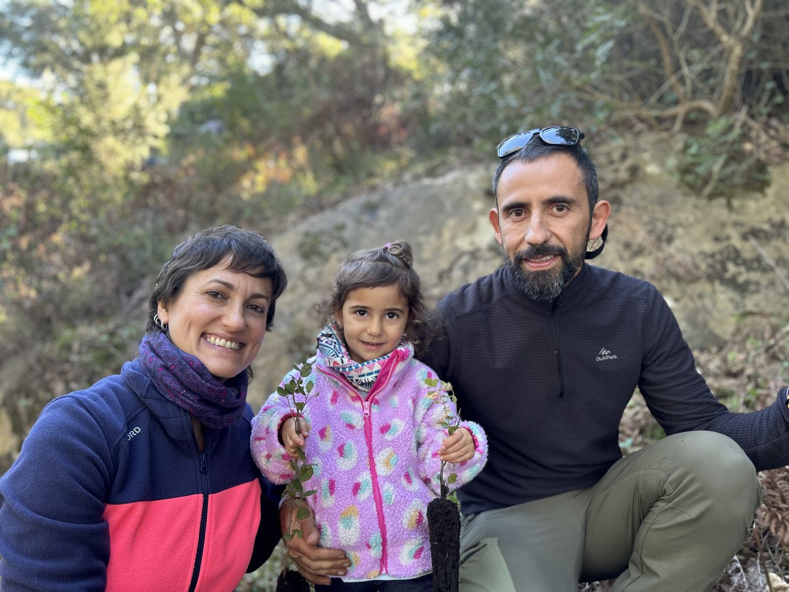 Jornada de reforestación en El Palancar por trabajadores de Acerinox, en imágenes