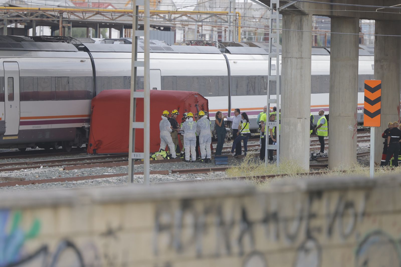Fotos: Aparece el cadáver de Álvaro Prieto entre dos vagones de un tren  en la estación de Santa Justa en Sevilla
