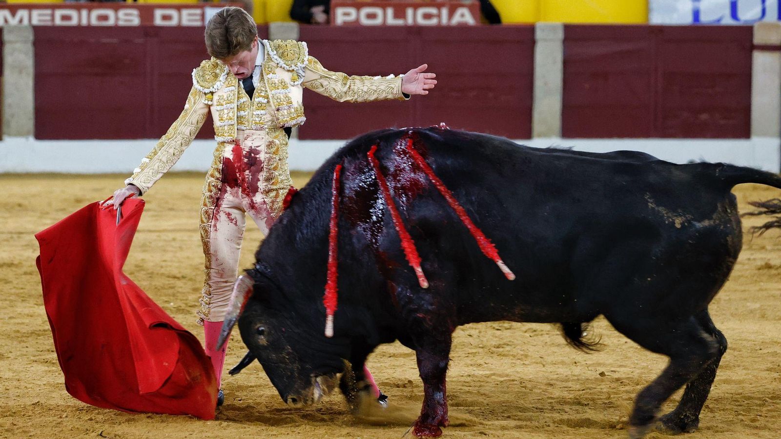 Borja desplegó lo mejor de sí mismo con el manso sexto, al que supo meter en la canasta.