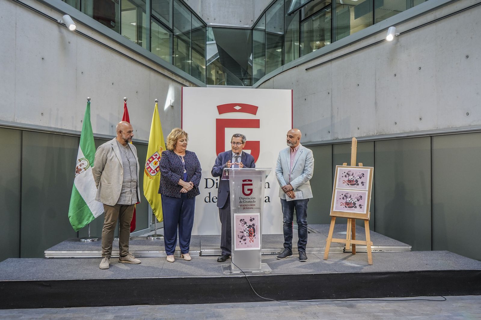 Cinco a las cinco: el escenógrafo y titiritero Enrique Lanz, premio Pozo de Plata de la Diputación de Granada
