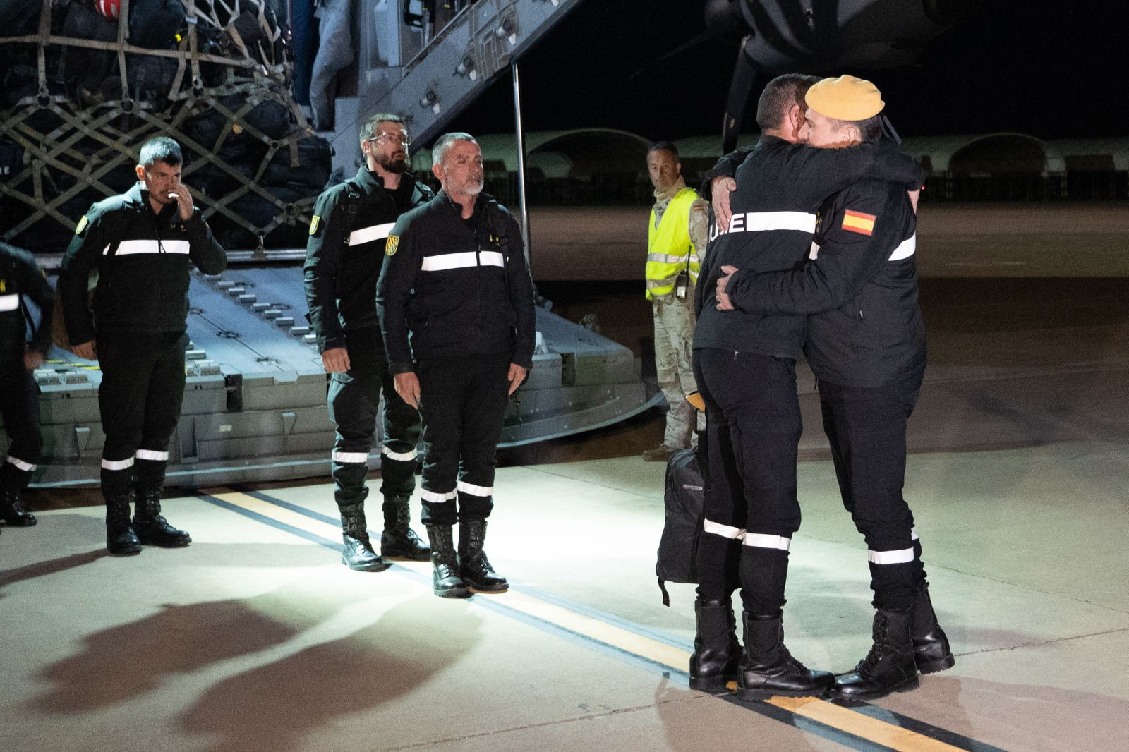 Fotos de la llegada de la UME a la Base de Morón tras regresar de Turquía