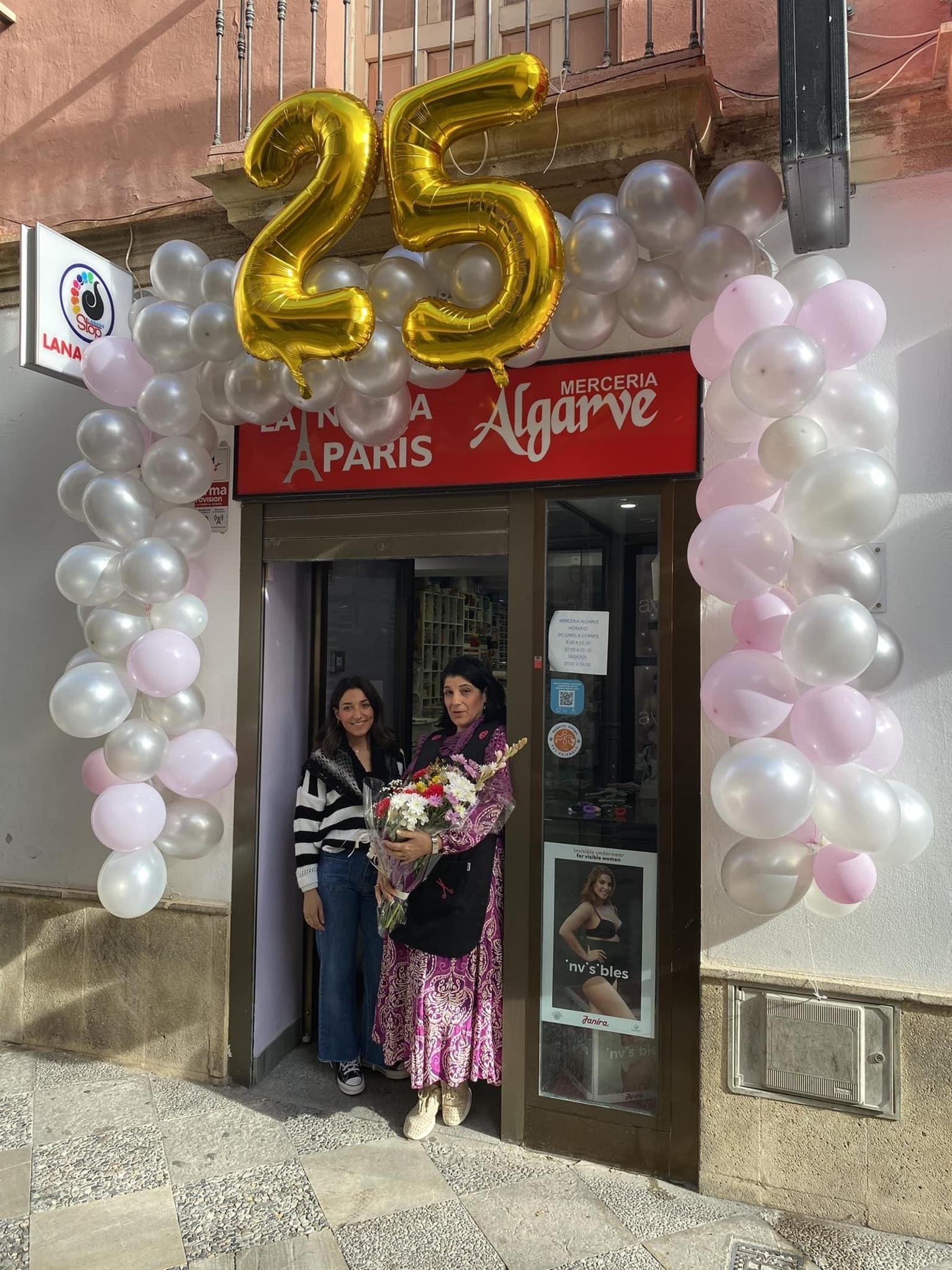 Mercería Algarve celebra sus 25 años en Jerez.