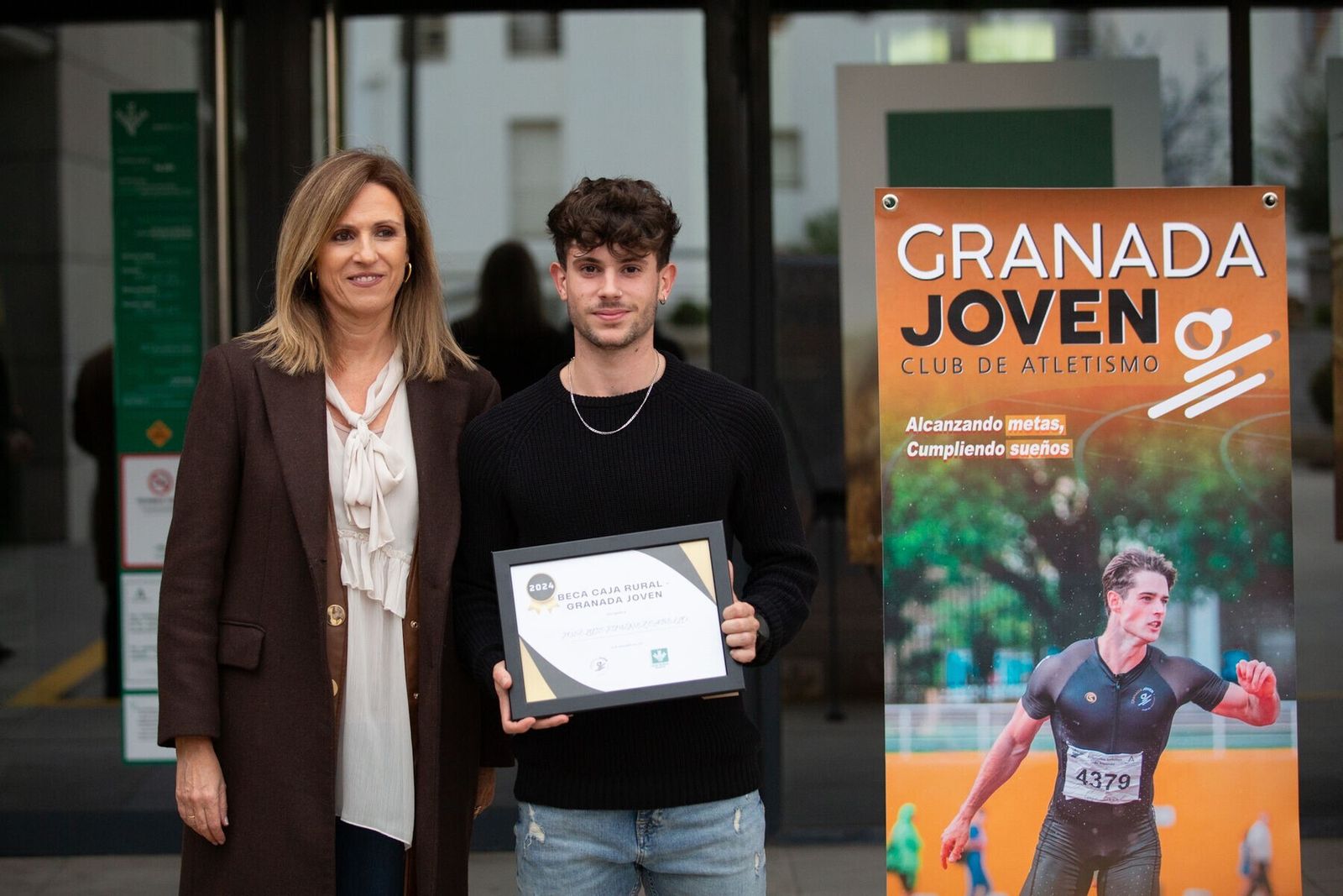 La entrega de las becas del Granada Joven en imágenes