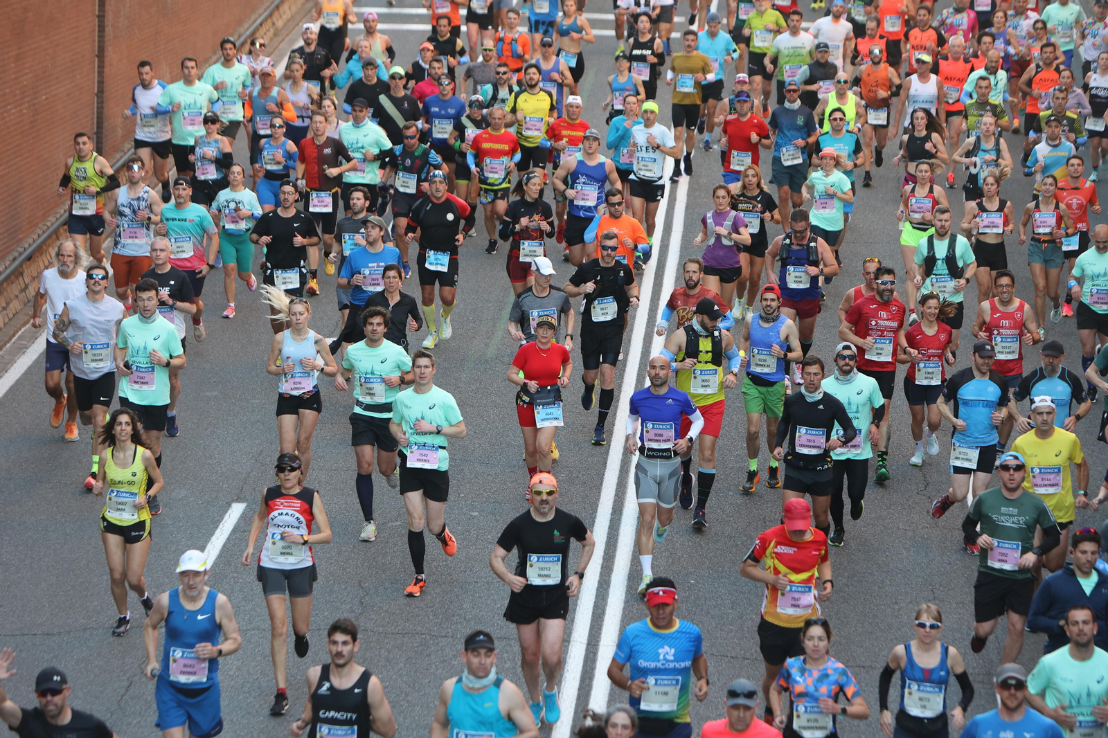 Búscate en la Zurich maratón de Sevilla