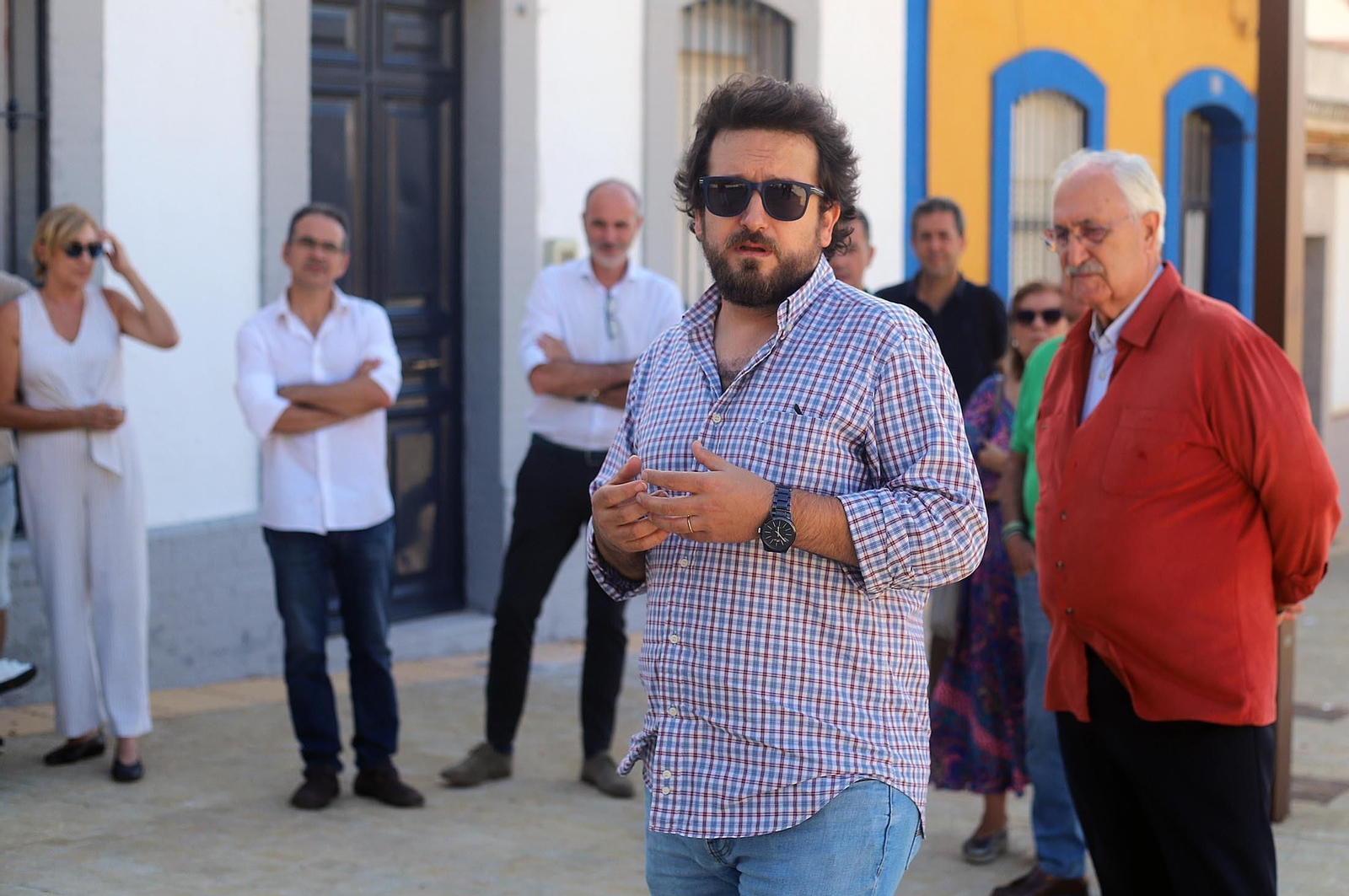 Imágenes de la visita guiada a la Fuente Vieja de Huelva por el arquitecto Francisco Javier López