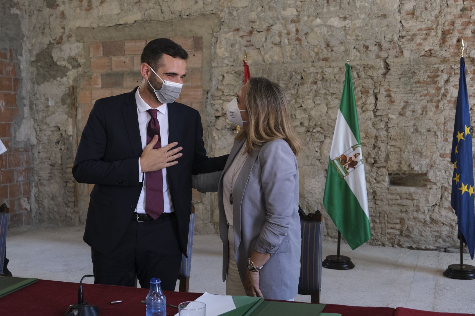 Fotogalería de la firma del convenio de las obras finales del edificio del Ayuntamiento de Almería