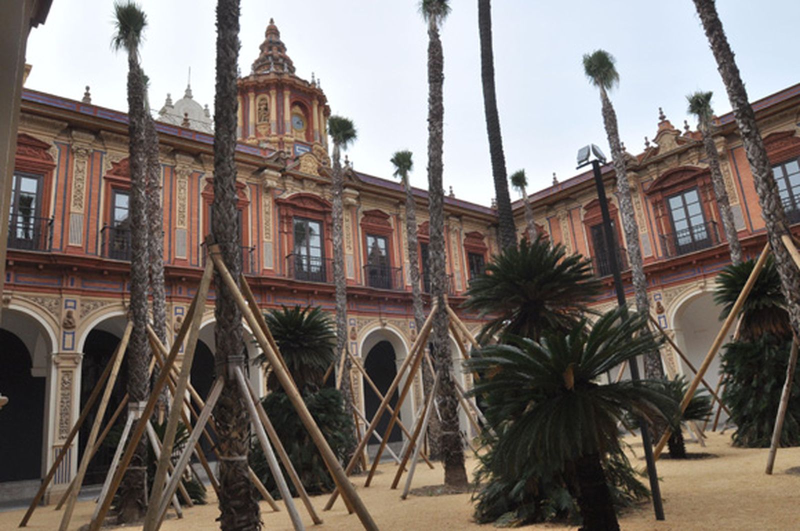 Moreno acoge con "satisfacción" a los primeros visitantes de San Telmo