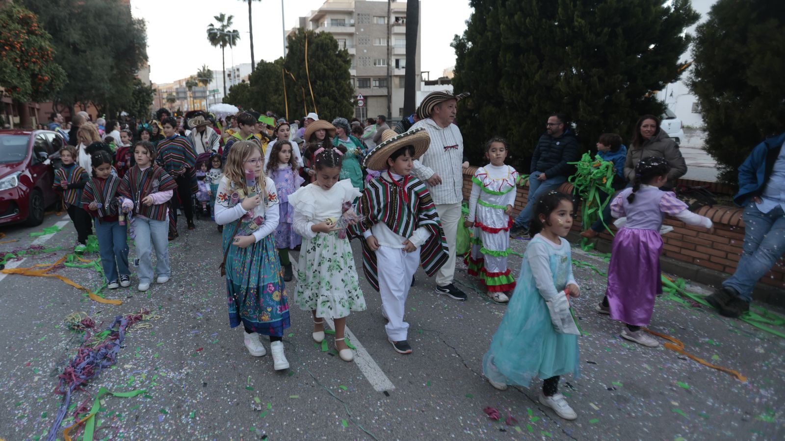 Búscate en las fotos de la cabalgata del Carnaval de Algeciras