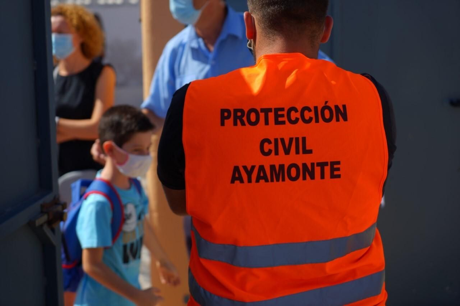 Un voluntario de Protección Civil de Ayamonte.