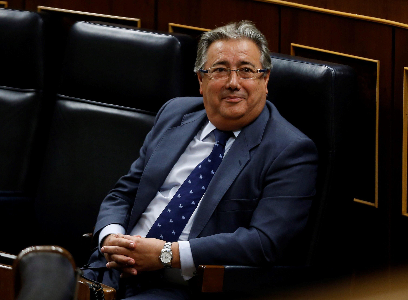 Zoido, sonriente en su escaño del Congreso.
