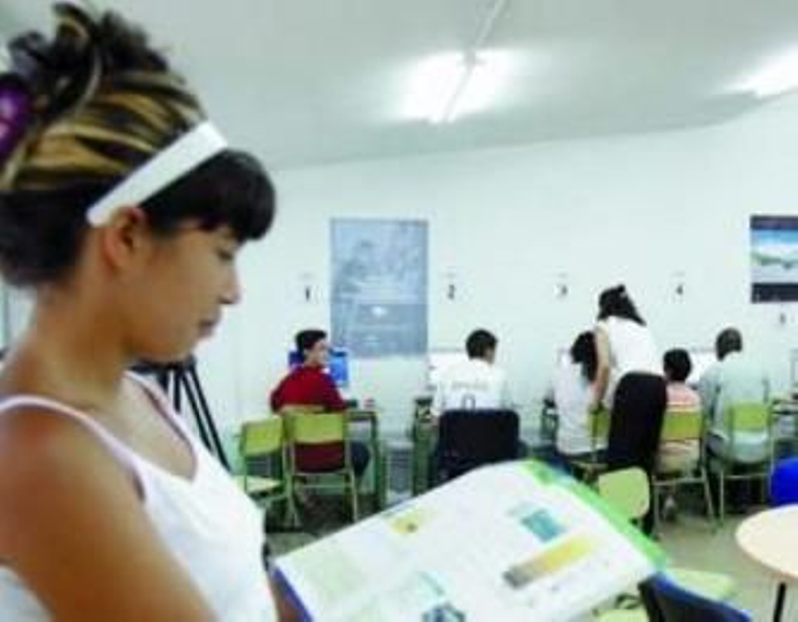 Usuaria del CAPI espera su turno.