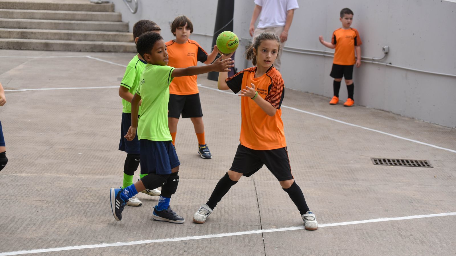 Las fotos de la I jornada de minibalonmano en el Puerta Europa de Algeciras