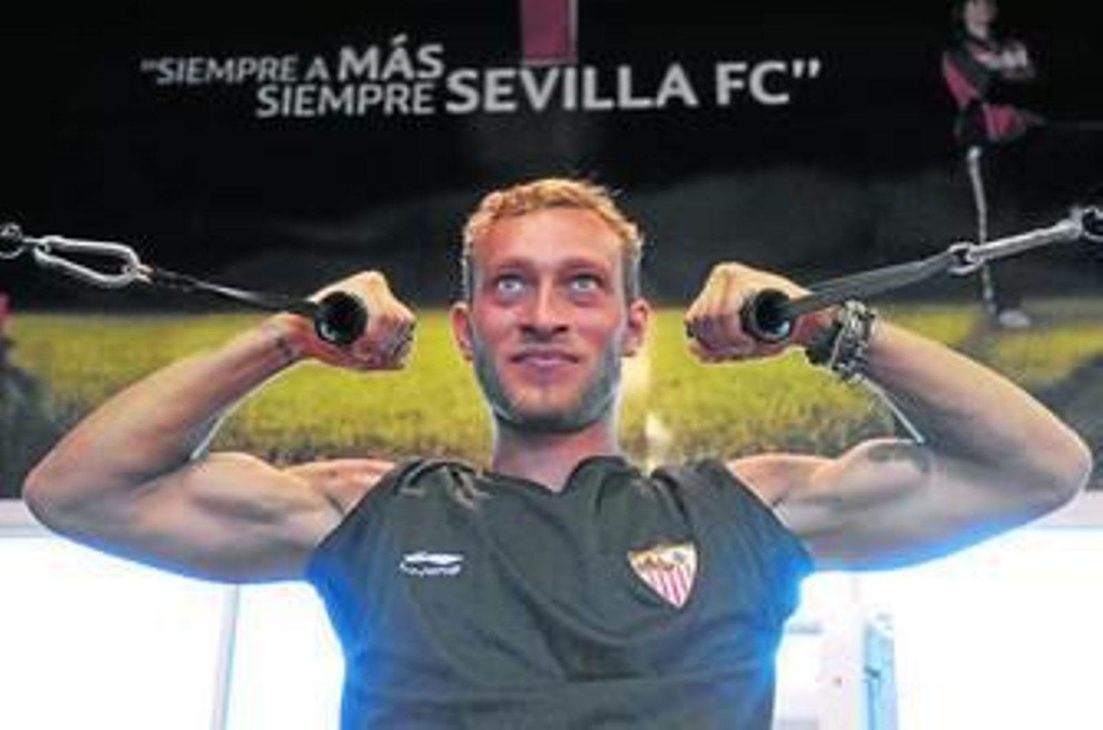 Guarente, con nueva imagen y luciendo el nuevo logotipo de Li-Ning, ayer, en el gimnasio.