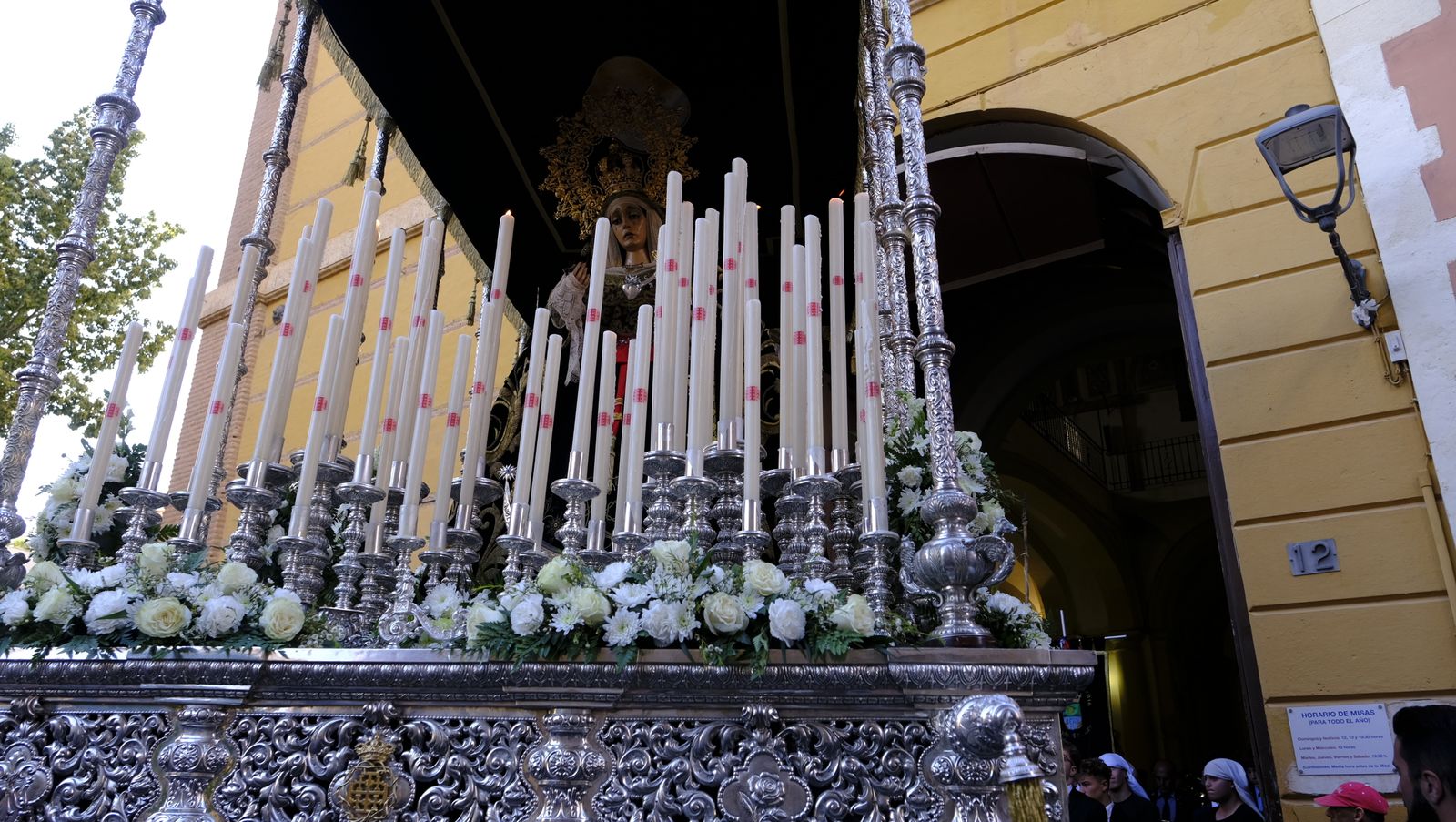 Procesión del Santo Entierro en Almería, en imágenes