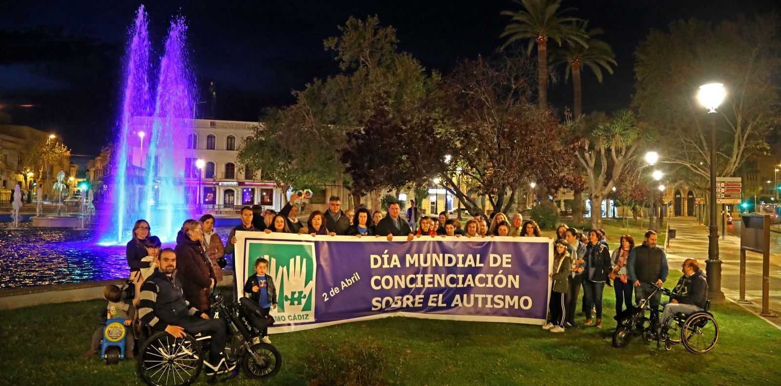 Celebración en el Mamelón de los actos en Jerez por el Día Mundial de Concienciación sobre el Autismo, el año pasado.