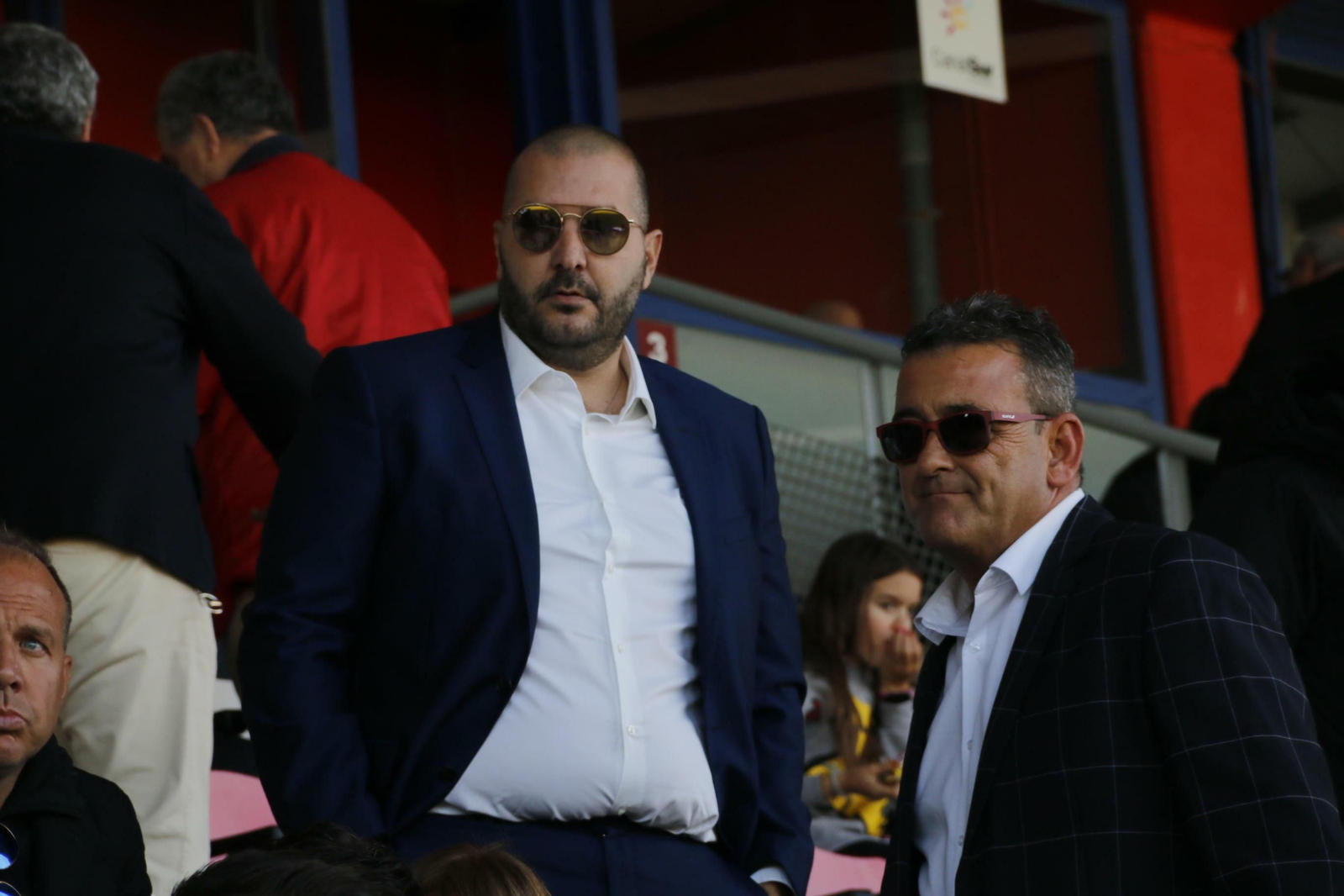 Rafaele Pandalone, junto al directivo Miguel Bonmati en el palco del Nuevo Mirador Rafaele Pandalone, junto al directivo Miguel Bonmati en el palco del Nuevo Mirador