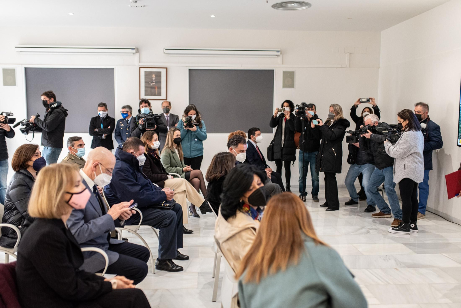 Imágenes de la visita de la Ministra de Defensa Margarita Robles a las instalaciones del INTA