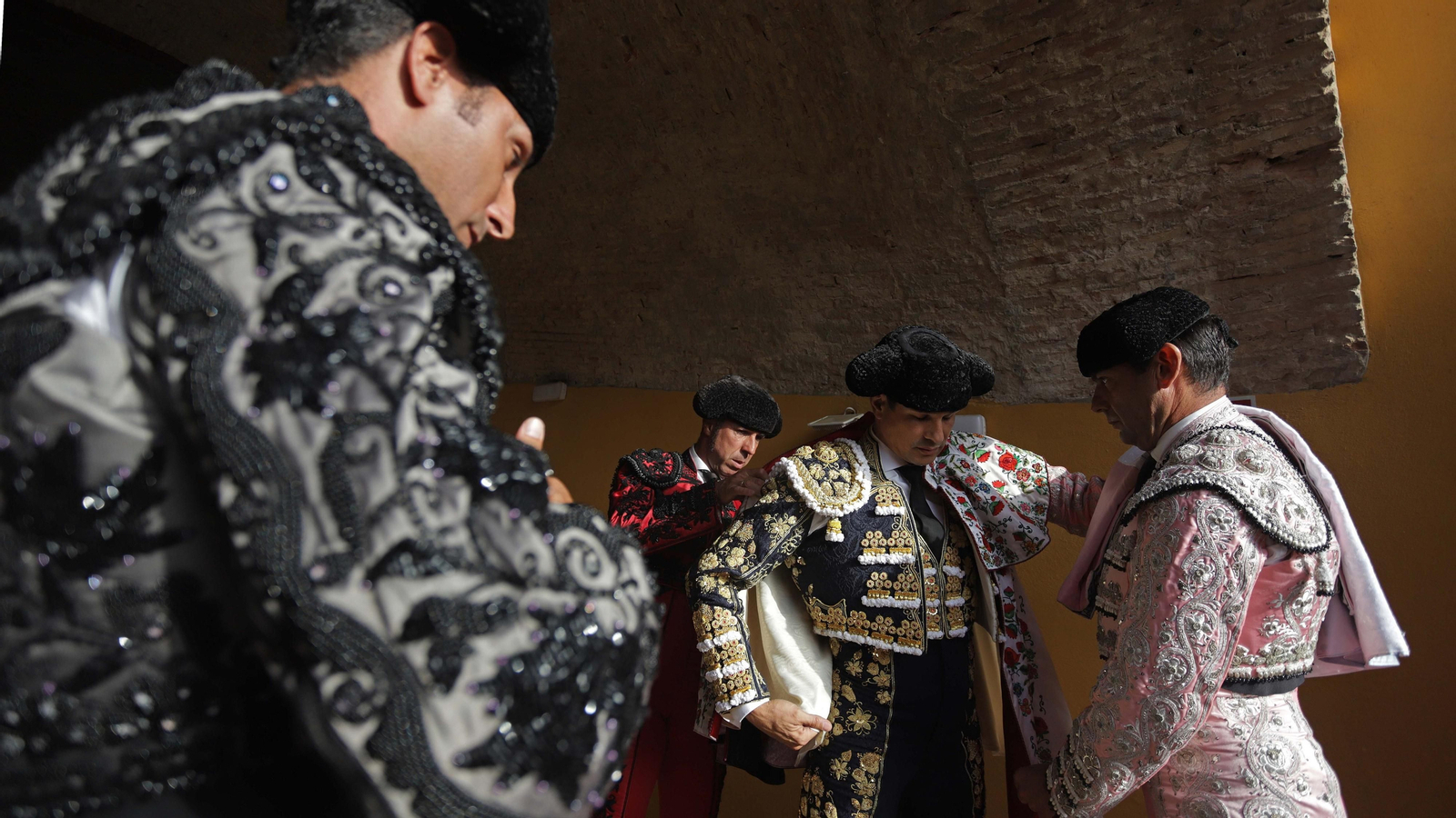 Fotos de la corrida del jueves de la Feria de La Línea: Diego Ventura, José María Manzanares y Roca Rey