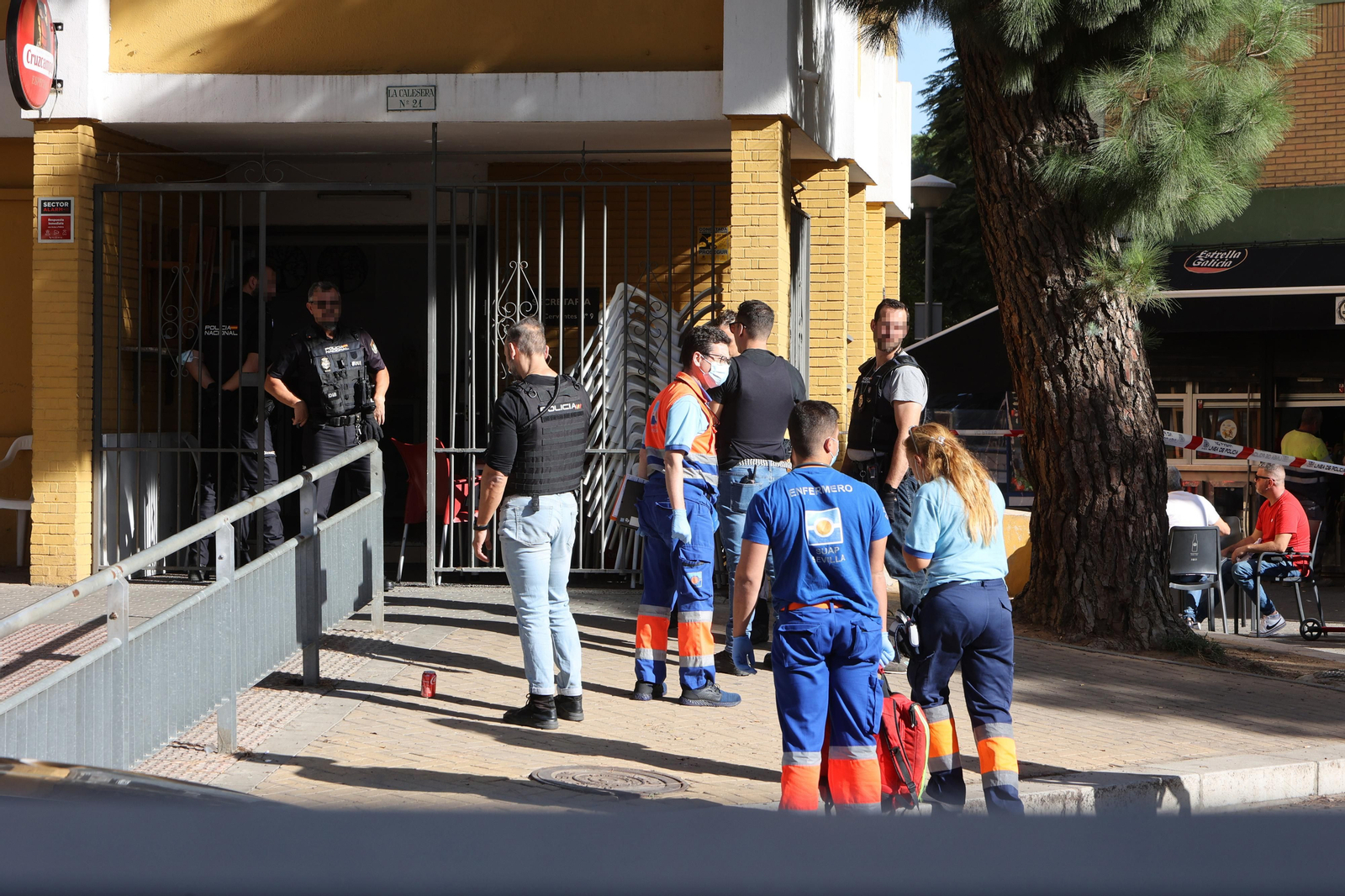 Crónica de la detención de un atrincherado con cuchillo en La Calesera