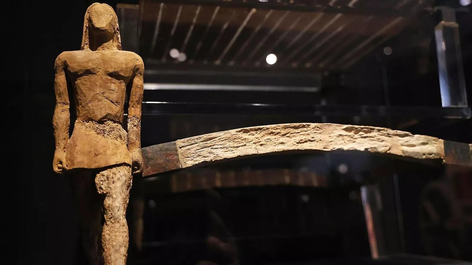 La arqueta de marfil encontrada en la tumba 17, una de las piezas más valiosas de la exposición. La arqueta de marfil encontrada en la tumba 17, una de las piezas más valiosas de la exposición.