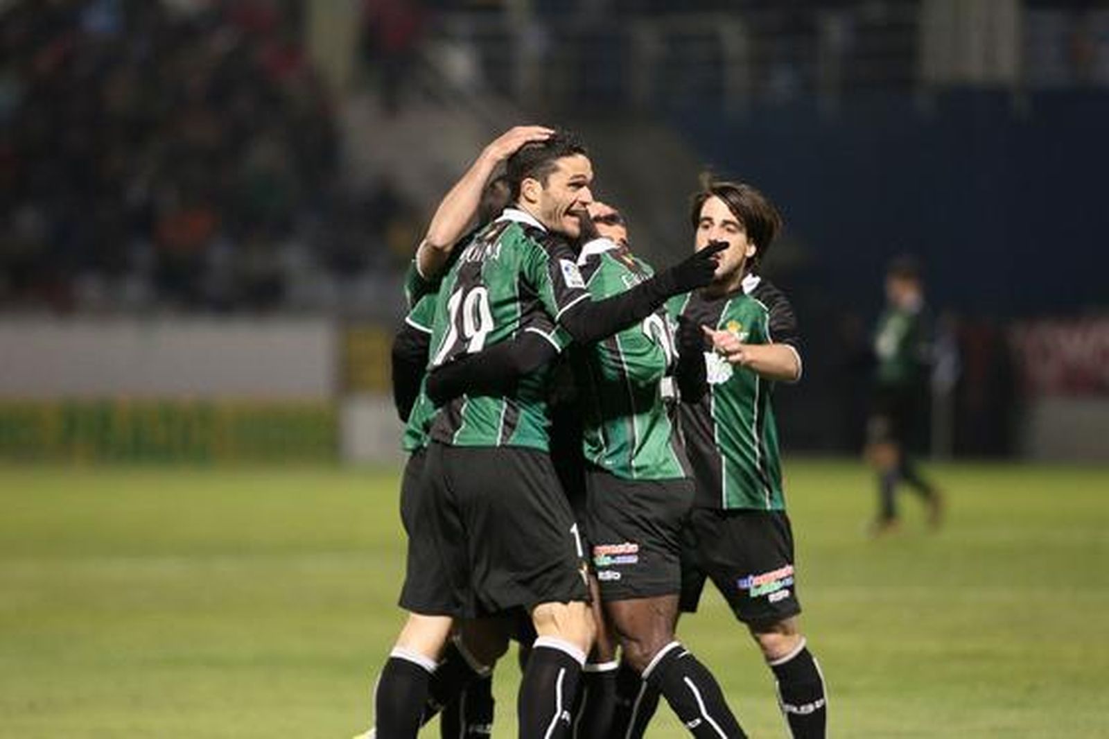 El Betis se trae un punto del campo del colista, la Ponferradina. / Norberto Cabezas