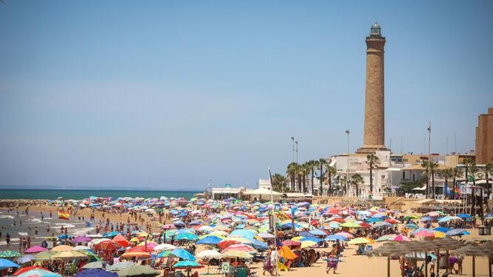 Playa de Regla y Faro de Chipiona.