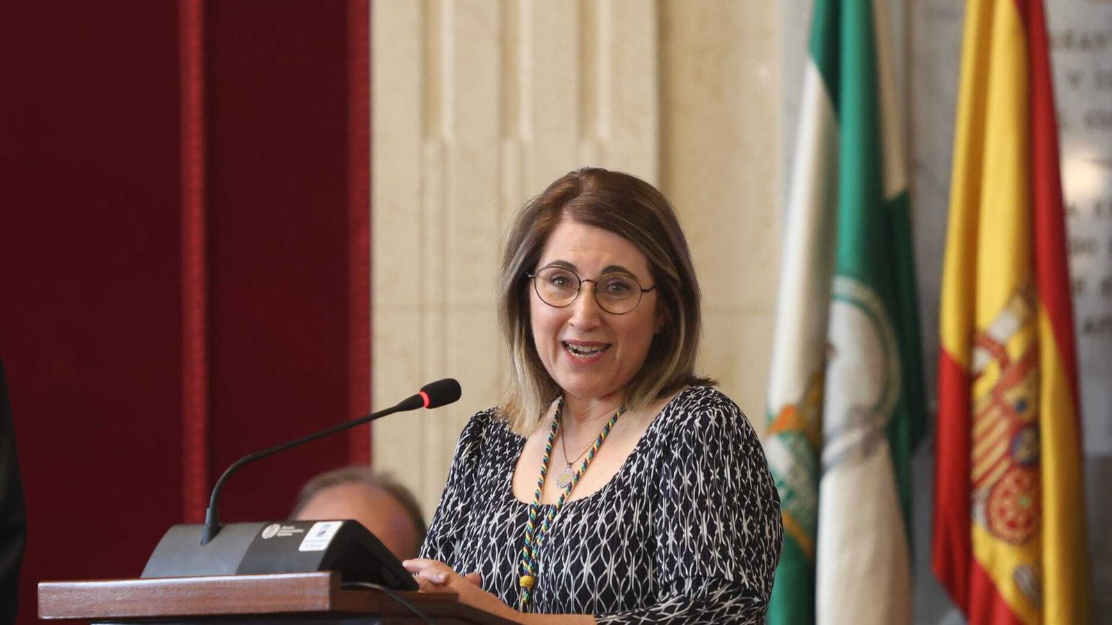 La concejala María Paz Flores en la toma de posesión de su acta.