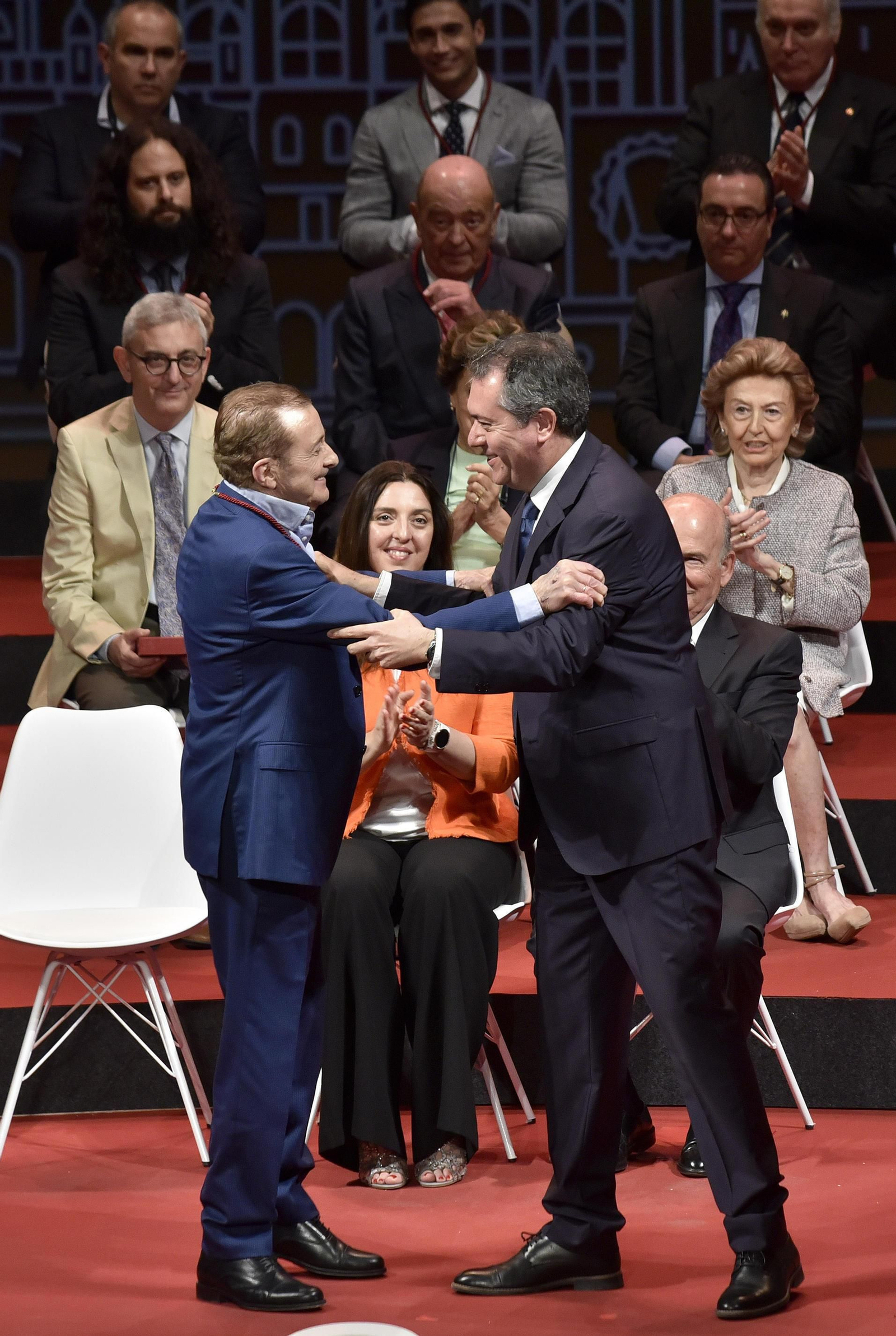 Las imágenes de la entrega de las Medallas de la Ciudad de Sevilla