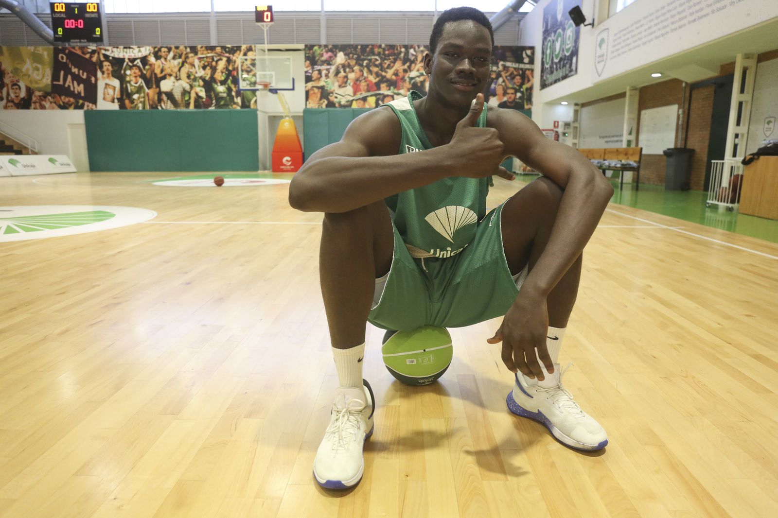 Ablaye Sow posa en las pistas de Los Guindos.