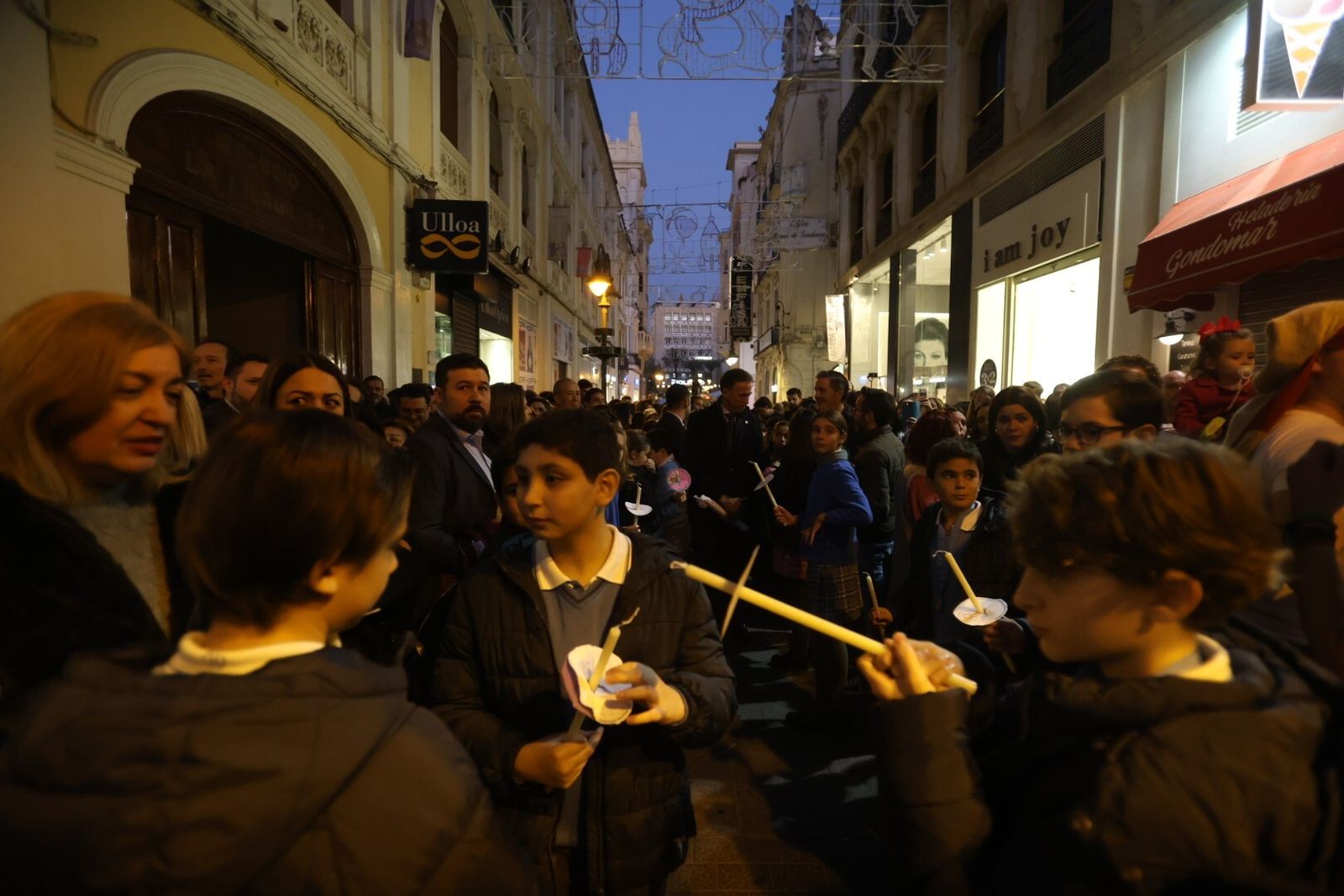 La procesión de la Virgen de la Milagrosa de Córdoba, en imágenes