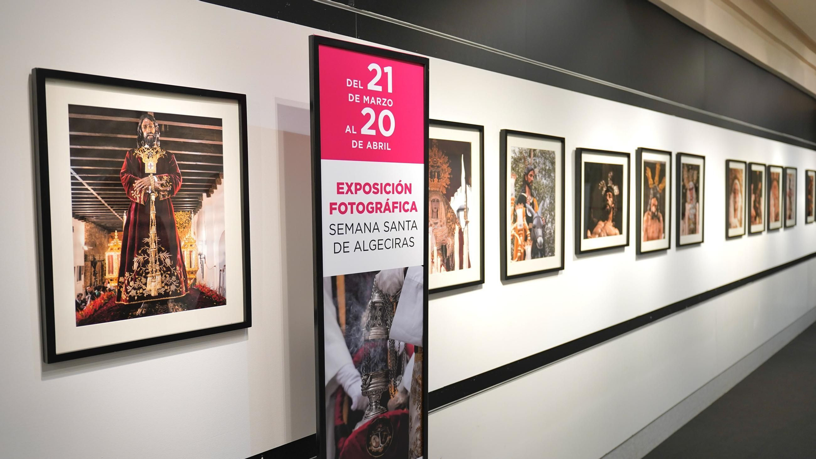 Fotos de la inauguración de las fotografías de la Semana Santa en Algeciras.