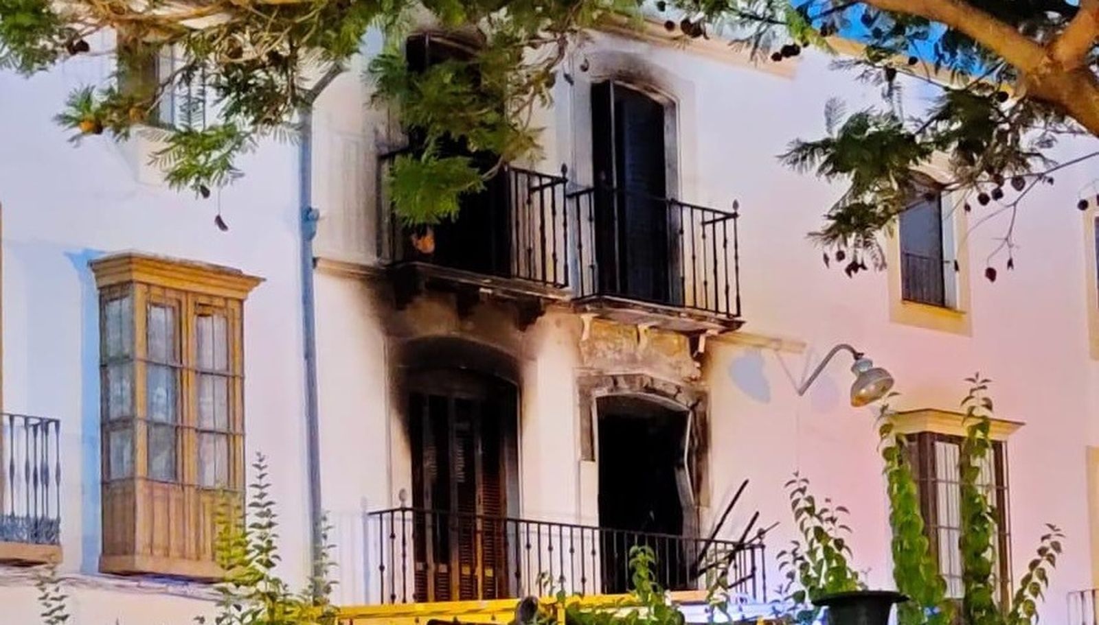 Estado en que ha quedó la vivienda tras el fuego.