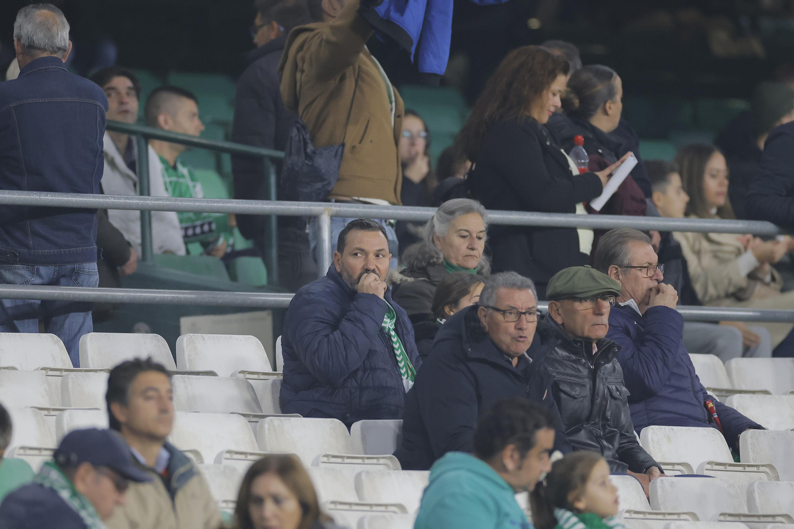 Búscate en las fotos del Betis-Las Palmas