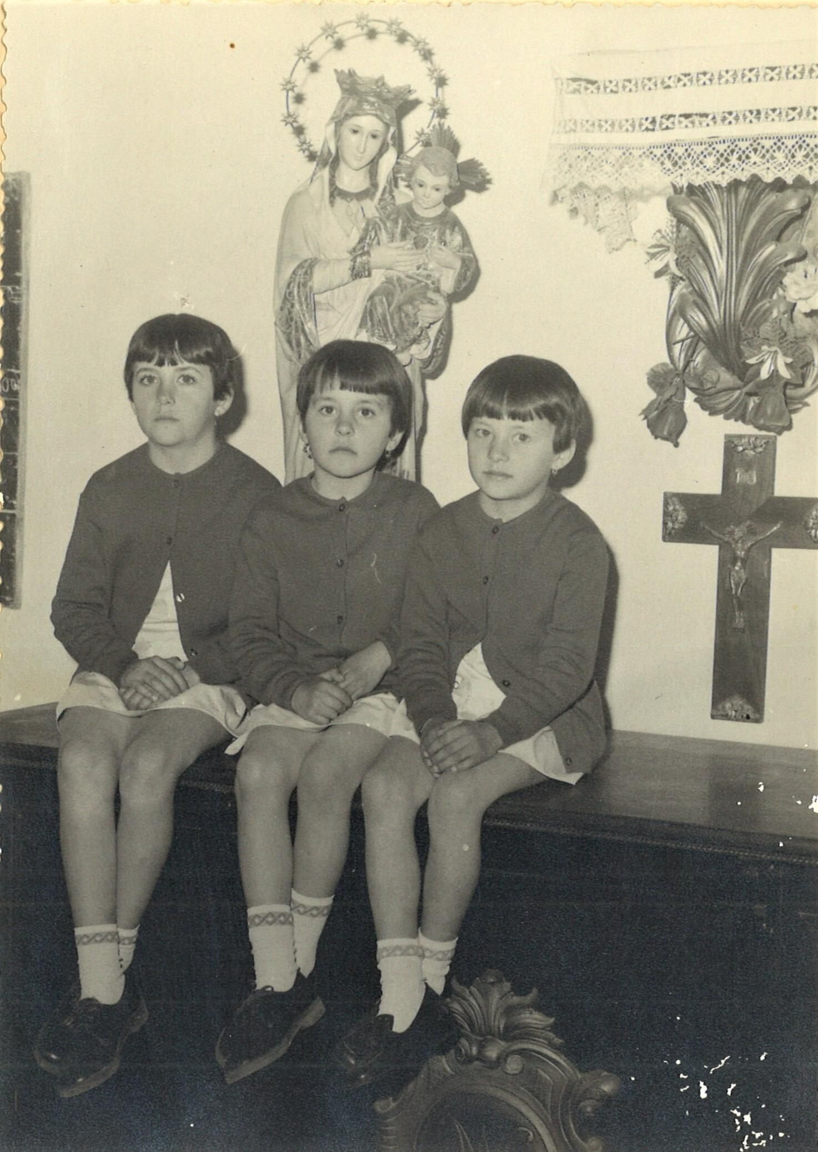 Isabel, Rosa y Luz Iglesias Salas. Curso 1969/70.