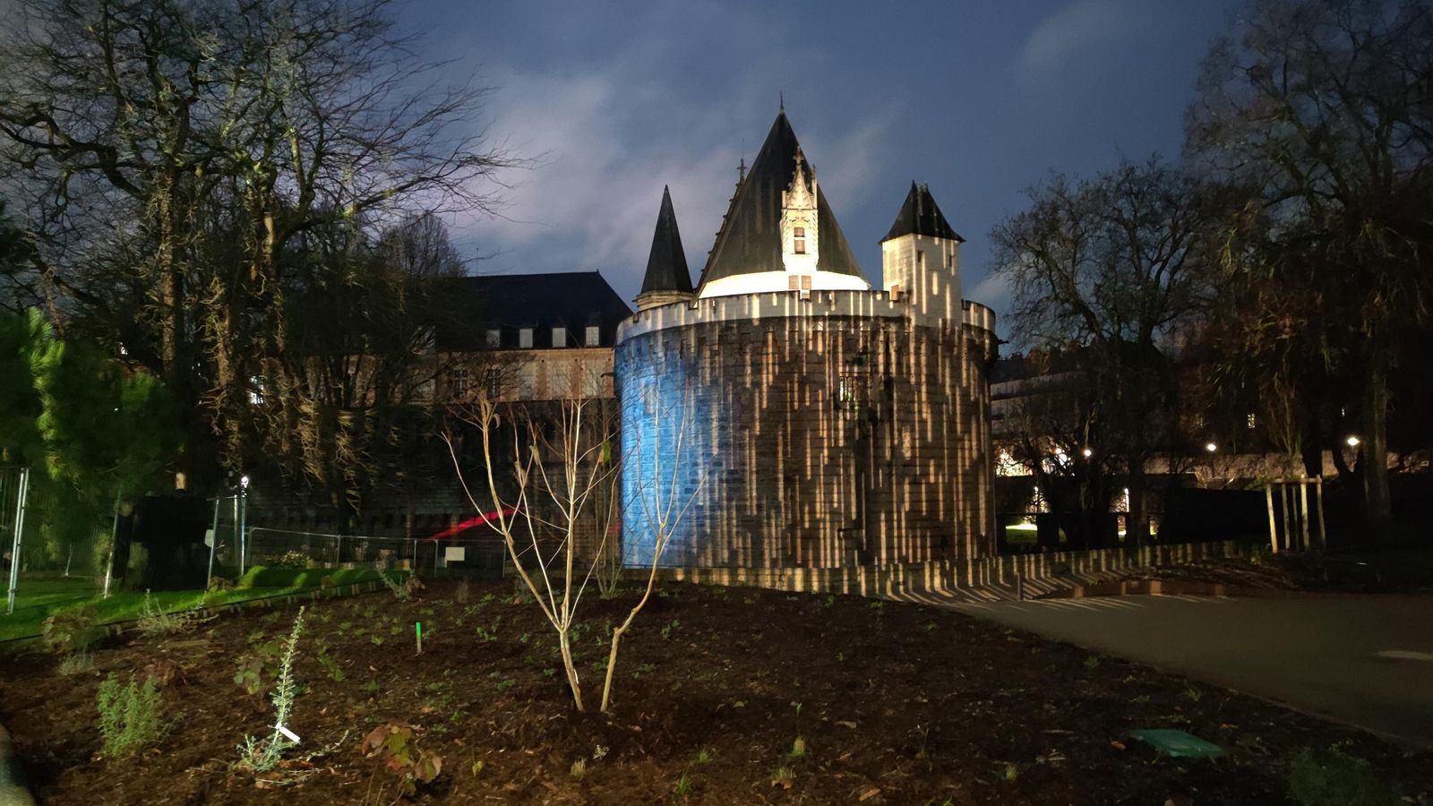 Imagen del Castillo de los Duques de Bretaña, en pleno centro de Nantes
