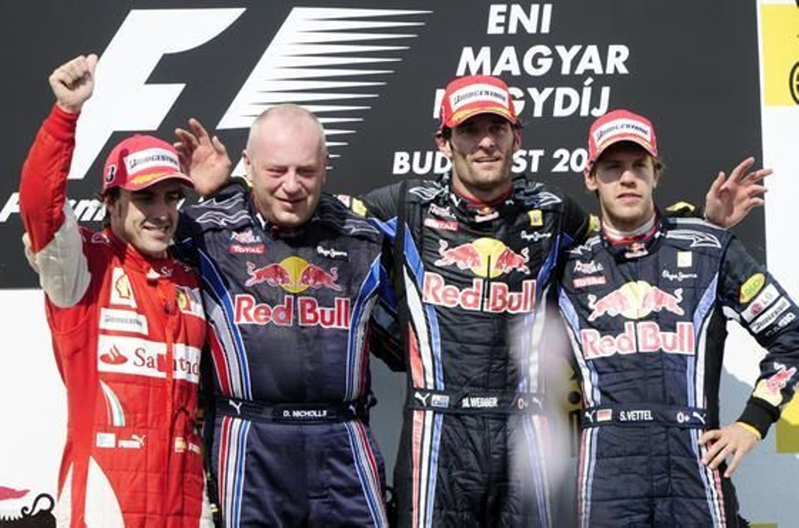 Fernando Alonso acaba segundo por detrás de Webber en el Gran Premio de Hungría. / AFP