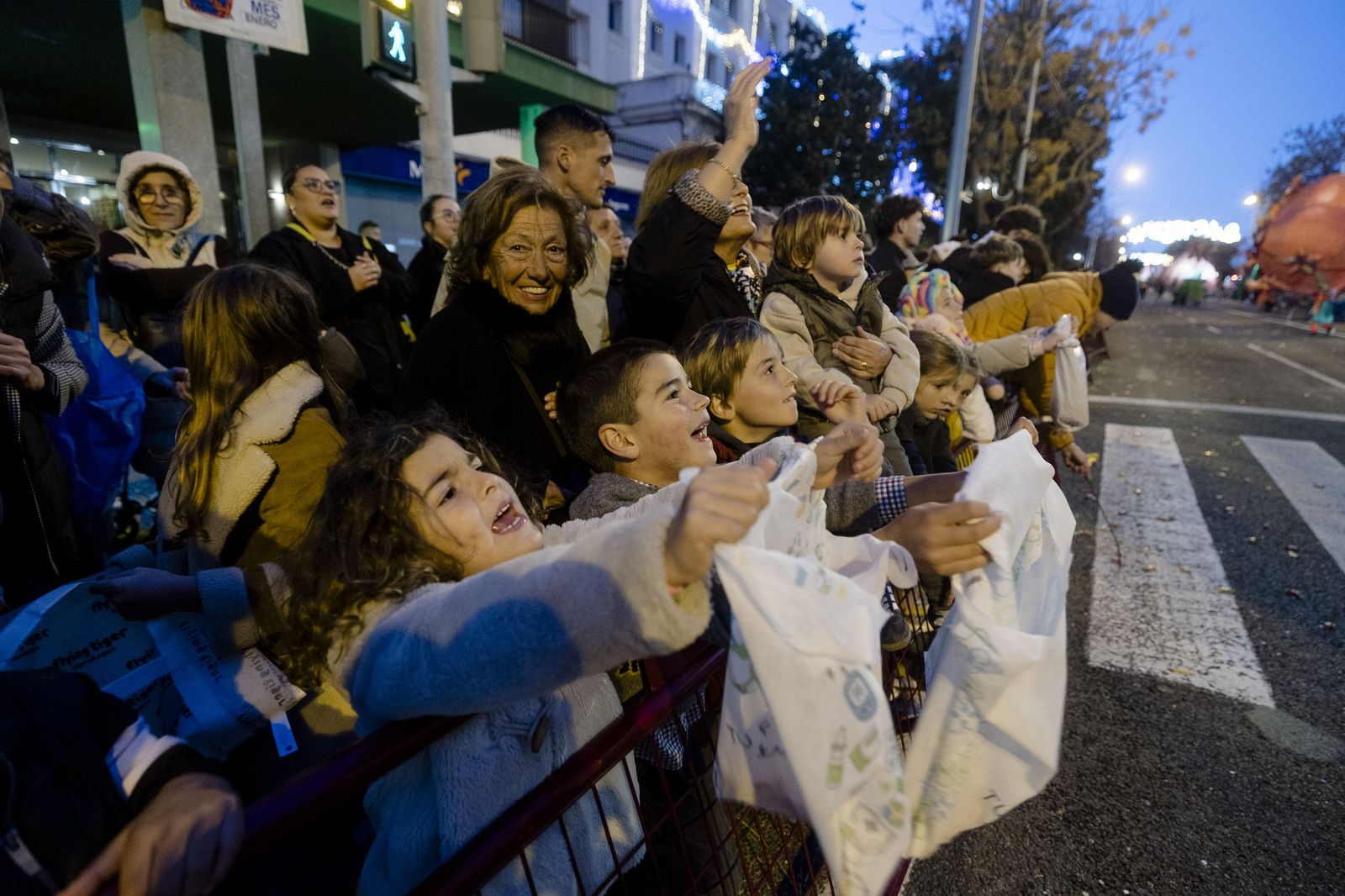 Las imágenes de la cabalgata de SS.MM. los Reyes Magos en Cádiz